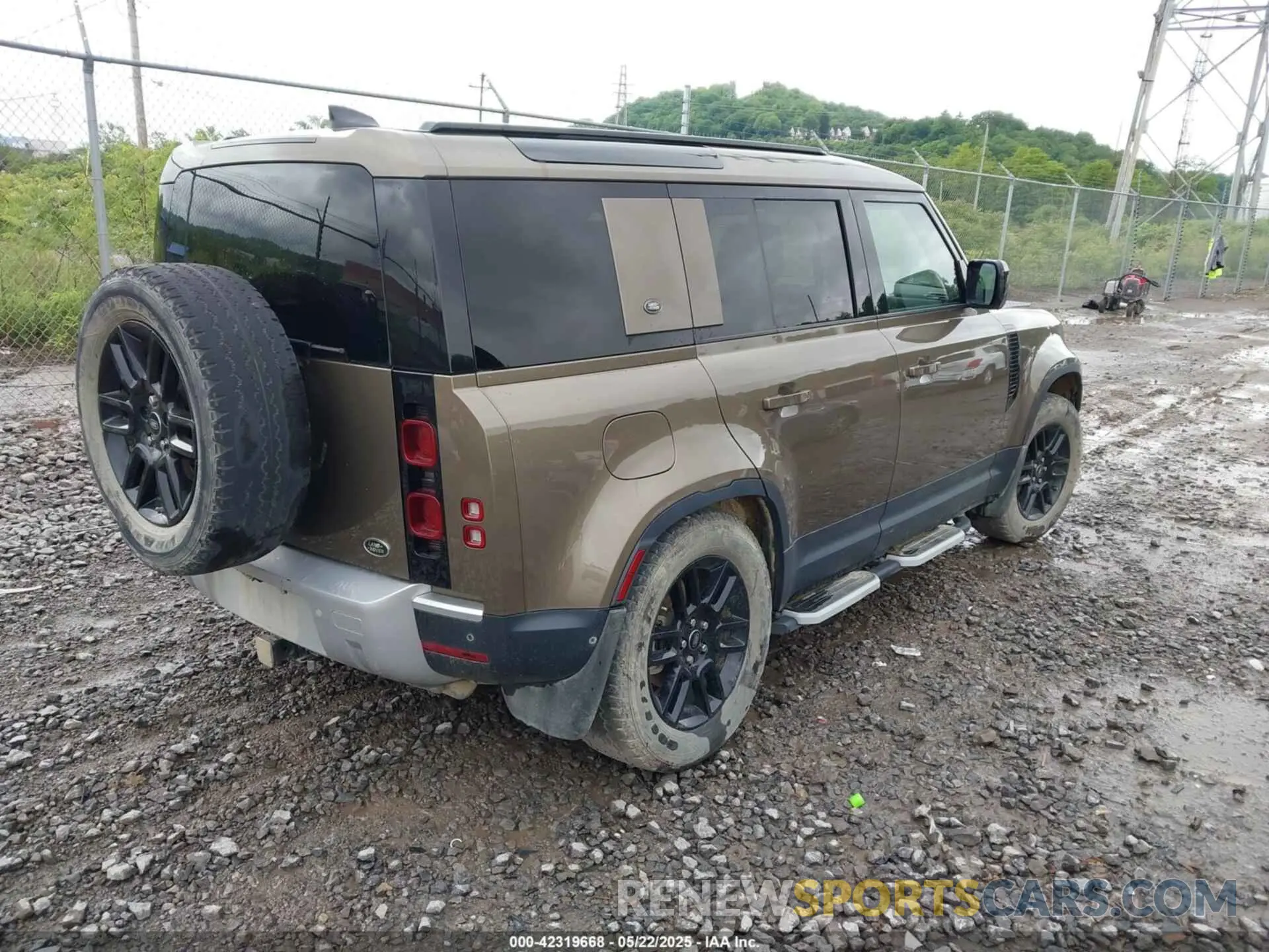 4 Фотография поврежденного автомобиля SALEJ7RX8M2041751 LAND ROVER DEFENDER 2021