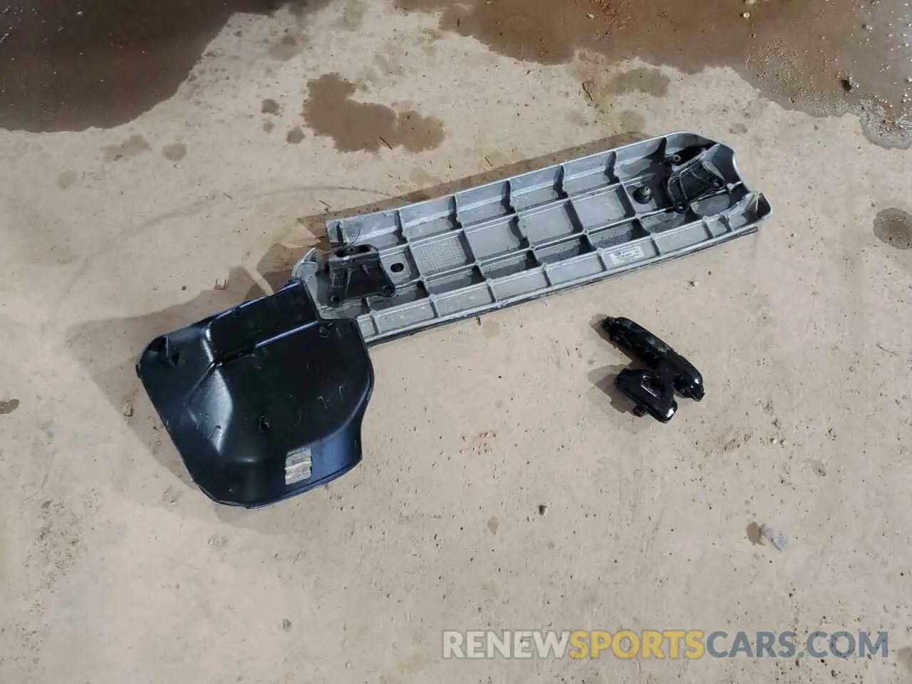 13 Photograph of a damaged car SALEP7RUXM2049841 LAND ROVER DEFENDER 2021