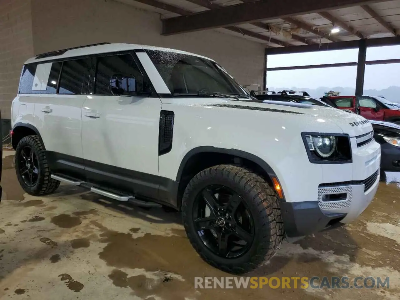 4 Photograph of a damaged car SALEP7RUXM2049841 LAND ROVER DEFENDER 2021