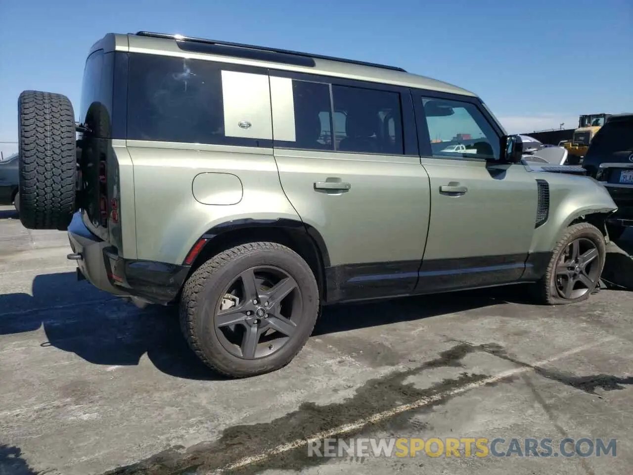 3 Photograph of a damaged car SALE27RU5N2073836 LAND ROVER DEFENDER 2022