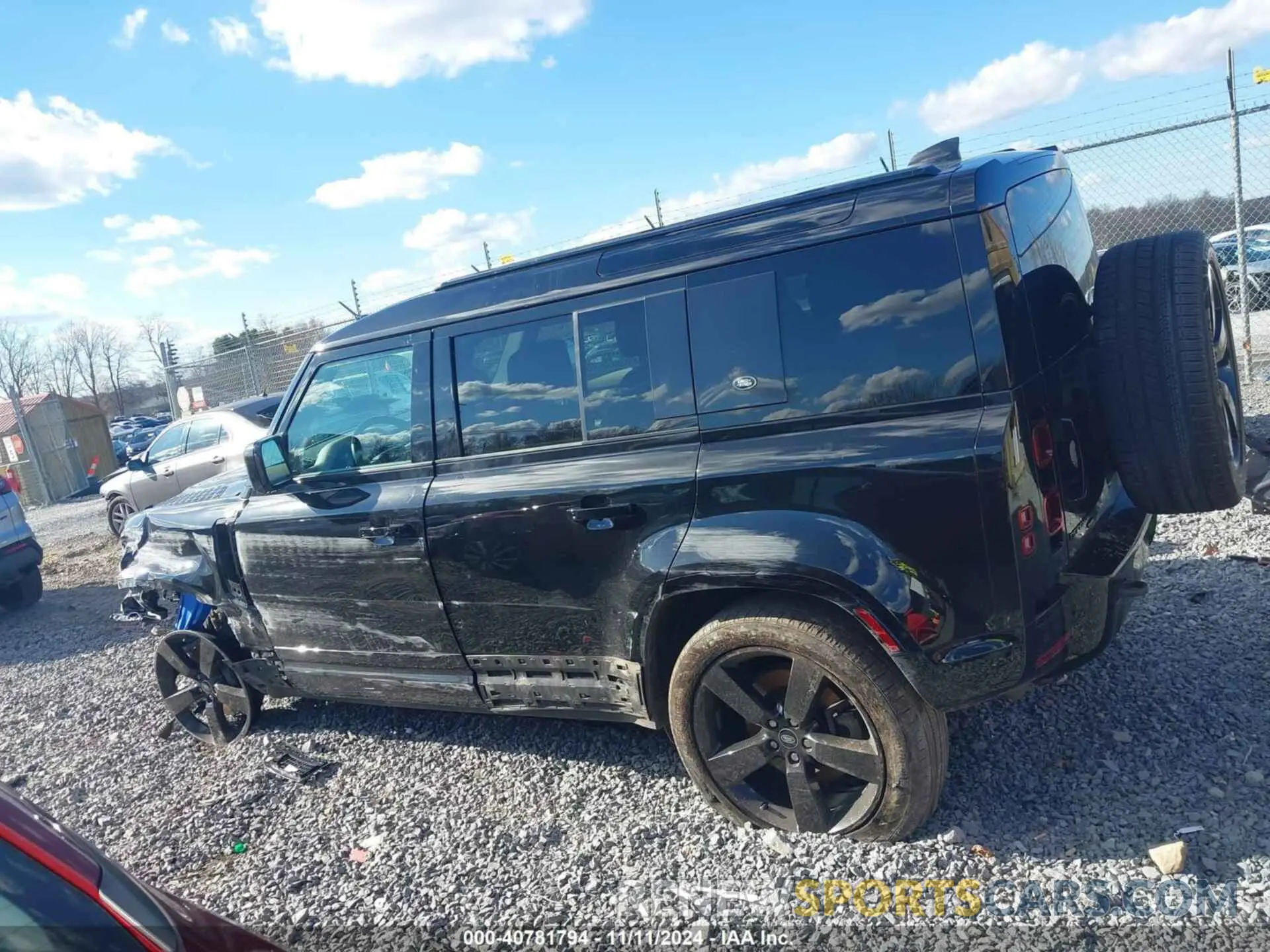 14 Photograph of a damaged car SALE37RU9N2098946 LAND ROVER DEFENDER 2022