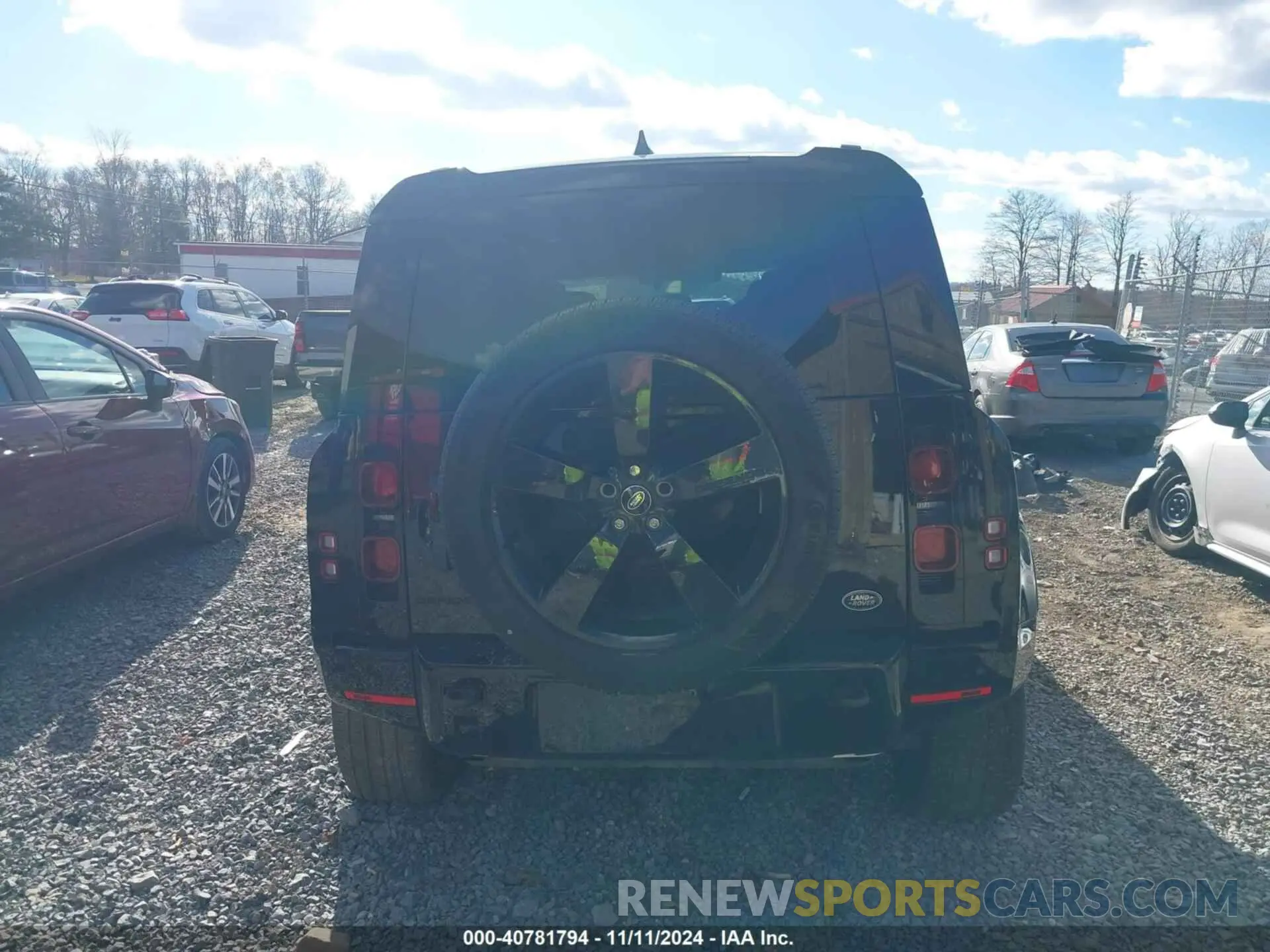 16 Photograph of a damaged car SALE37RU9N2098946 LAND ROVER DEFENDER 2022