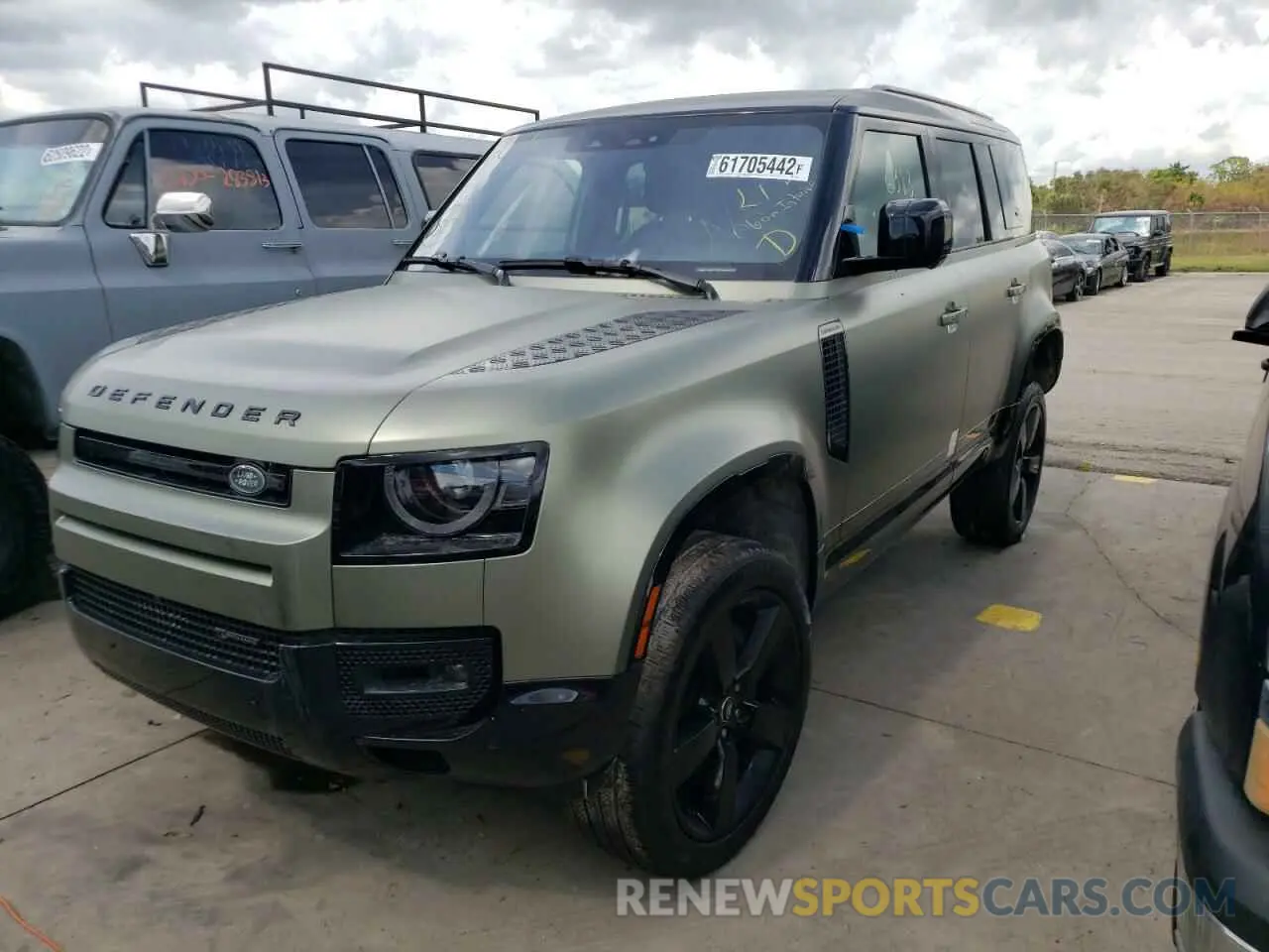 2 Photograph of a damaged car SALE3ERU0N2083613 LAND ROVER DEFENDER 2022