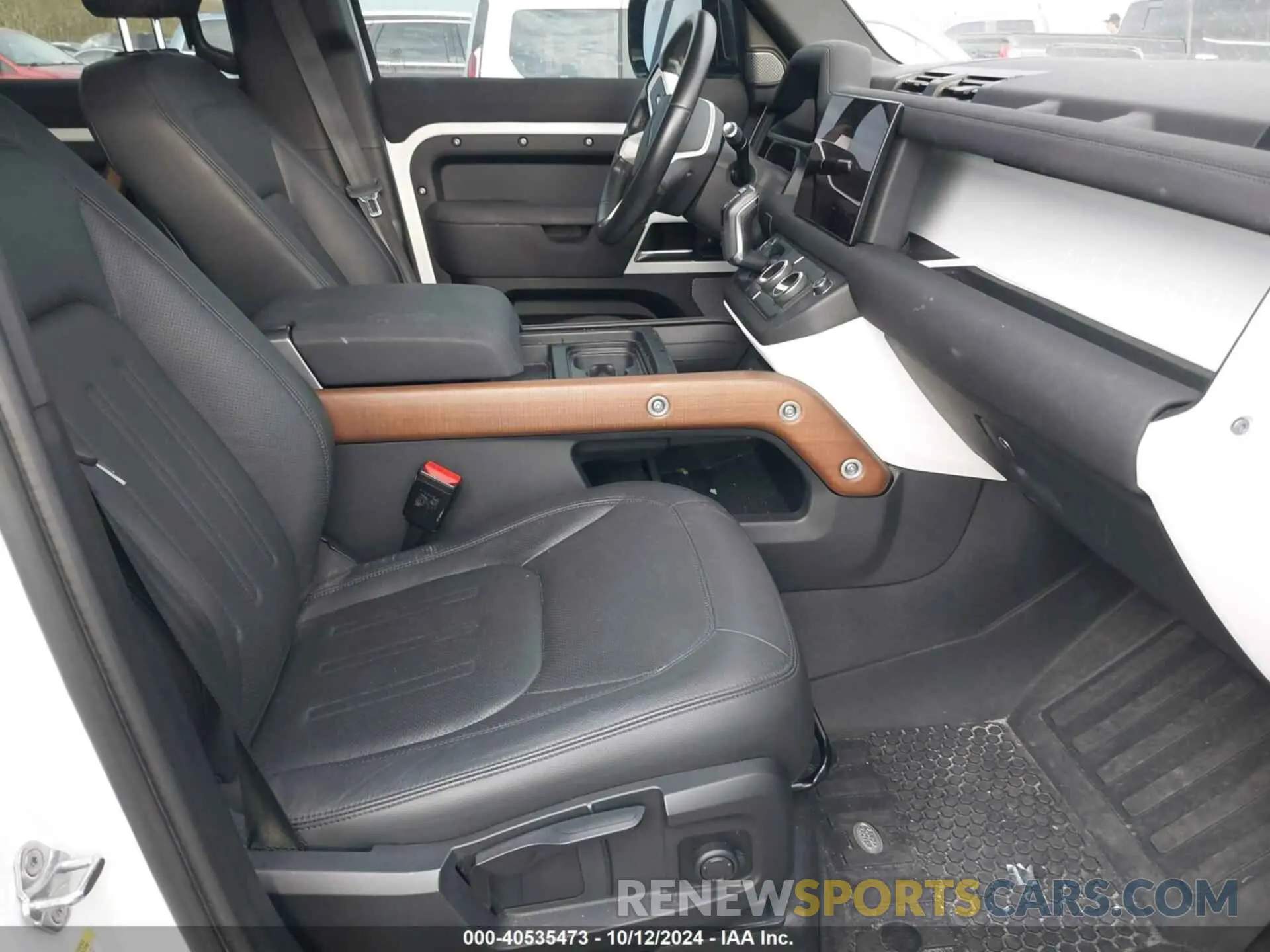 5 Photograph of a damaged car SALEJ7RX1N2079369 LAND ROVER DEFENDER 2022