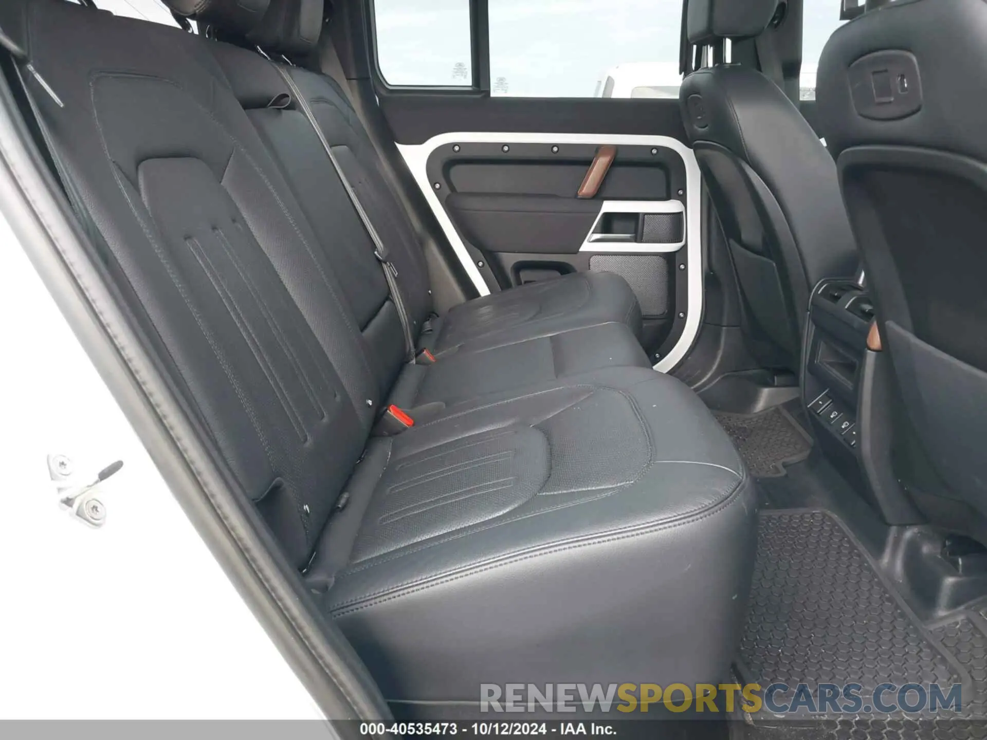 8 Photograph of a damaged car SALEJ7RX1N2079369 LAND ROVER DEFENDER 2022
