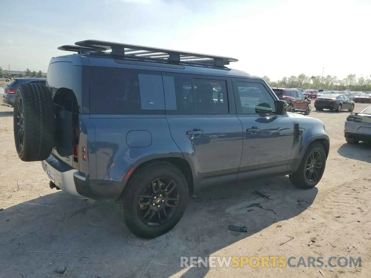 3 Photograph of a damaged car SALEP7RU6N2093661 LAND ROVER DEFENDER 2022