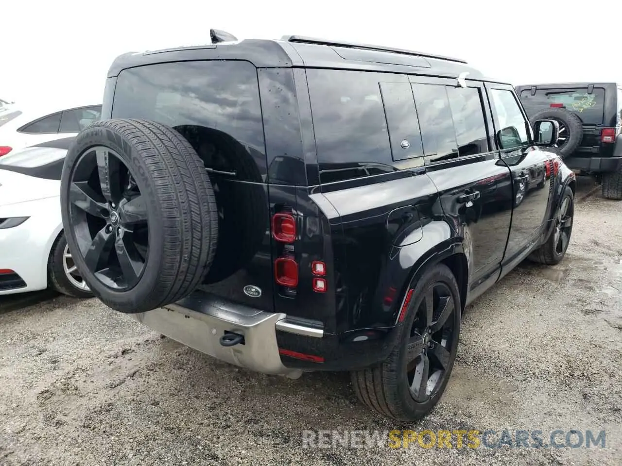 4 Photograph of a damaged car SALEP7RU7N2090963 LAND ROVER DEFENDER 2022