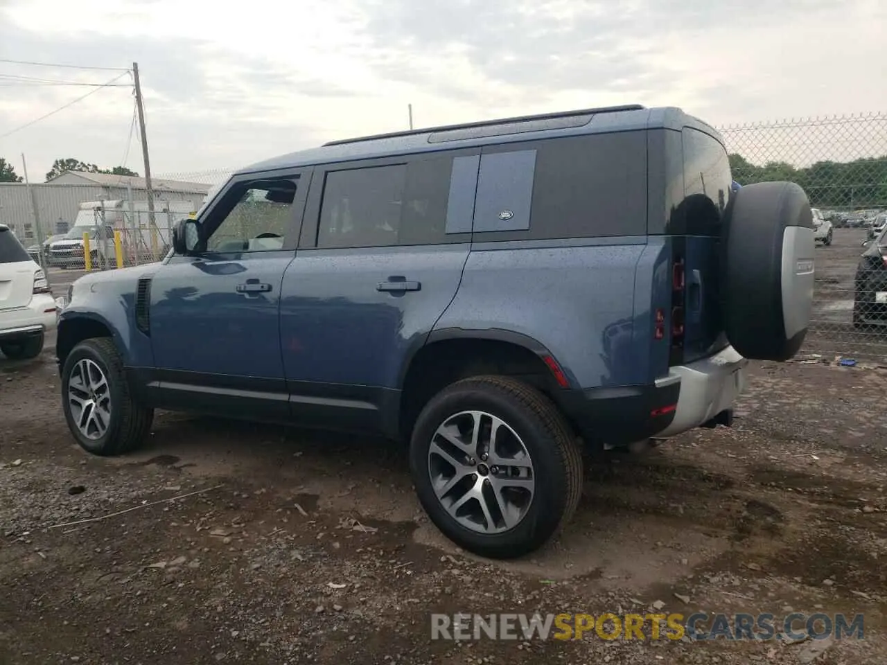 2 Photograph of a damaged car SALEPERU8N2099739 LAND ROVER DEFENDER 2022