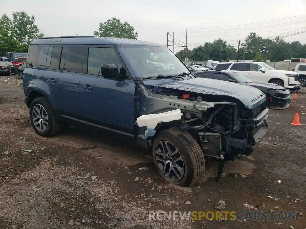 4 Photograph of a damaged car SALEPERU8N2099739 LAND ROVER DEFENDER 2022
