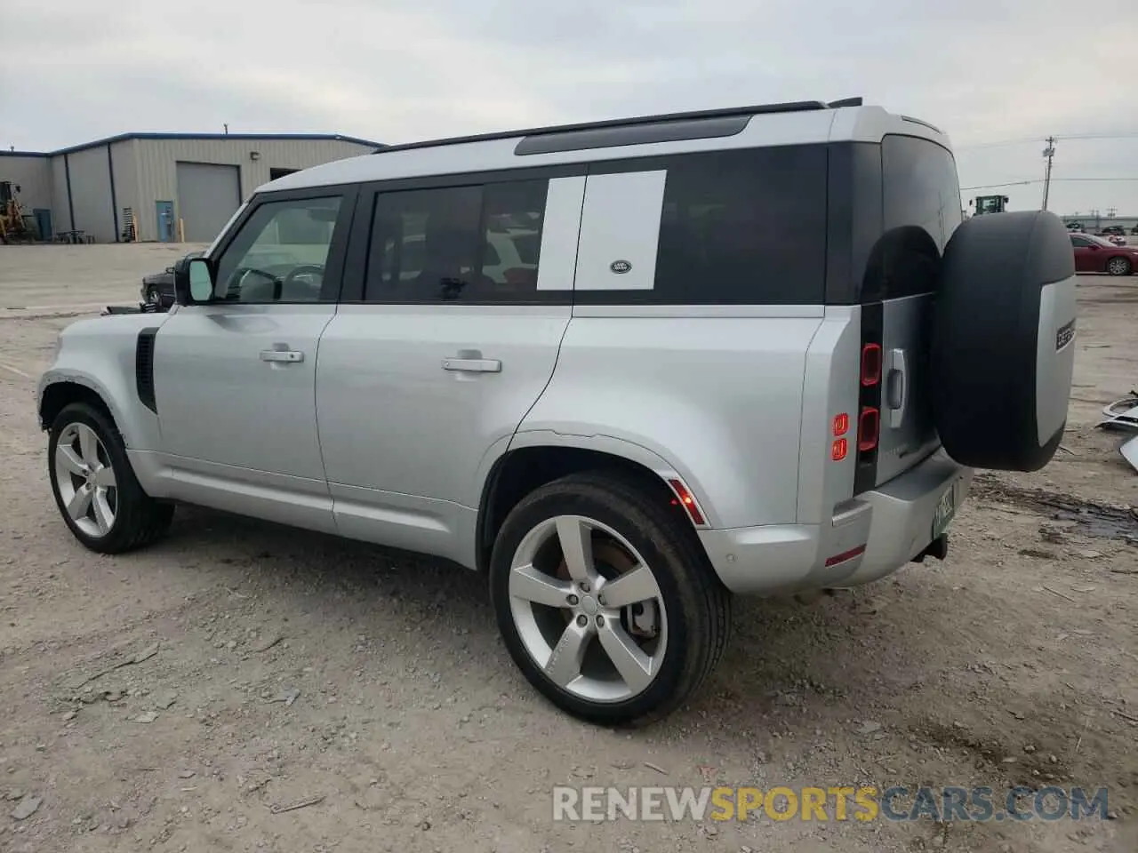 2 Photograph of a damaged car SALEW7RU2N2105551 LAND ROVER DEFENDER 2022