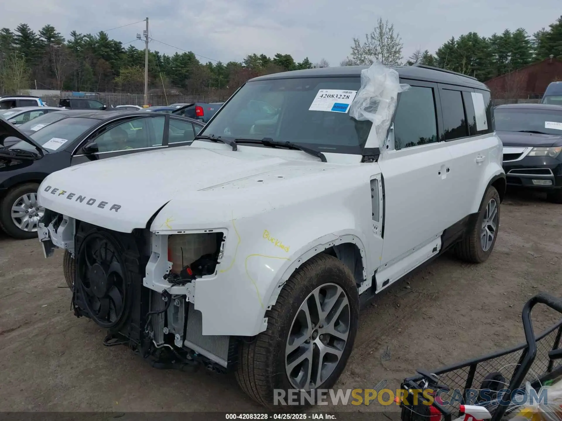 2 Фотография поврежденного автомобиля SALE2EEU5P2171679 LAND ROVER DEFENDER 2023