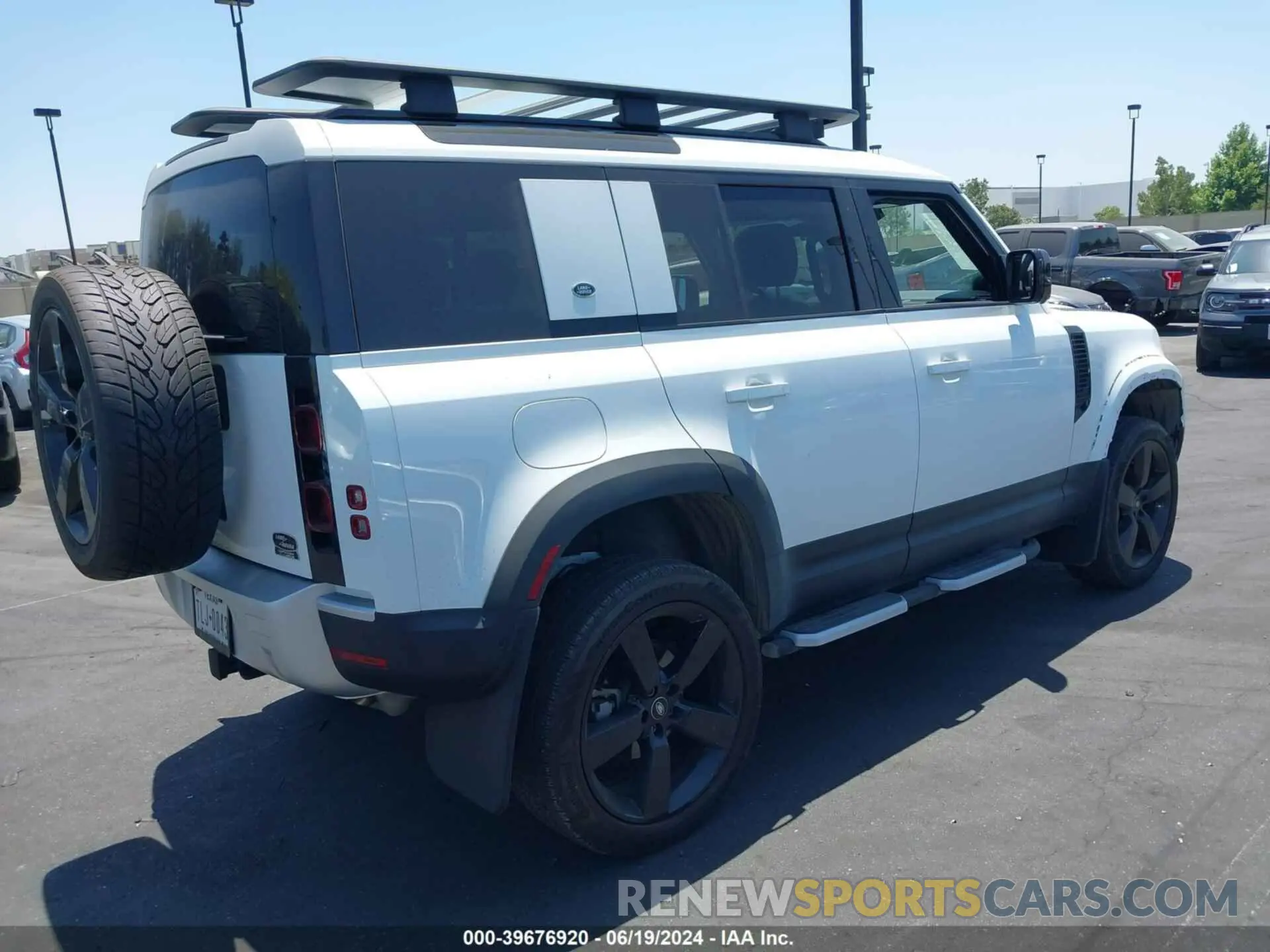 4 Photograph of a damaged car SALEJ7EX6P2112892 LAND ROVER DEFENDER 2023