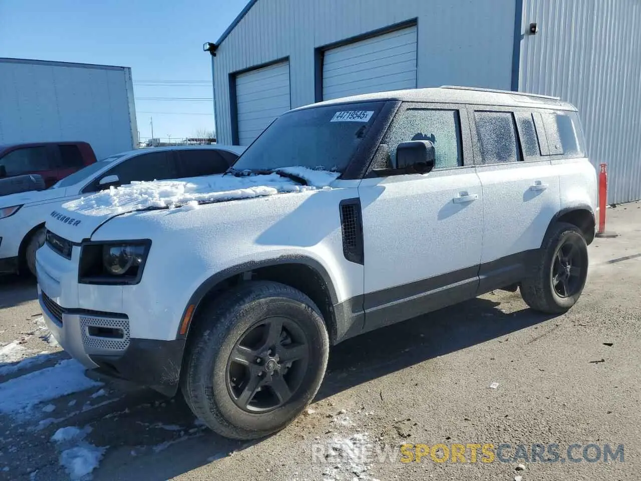 1 Фотография поврежденного автомобиля SALEJ7EXXP2124365 LAND ROVER DEFENDER 2023