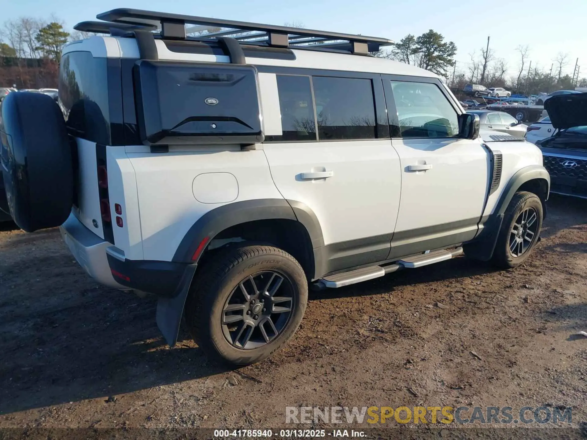 4 Фотография поврежденного автомобиля SALEJEEX9P2146961 LAND ROVER DEFENDER 2023