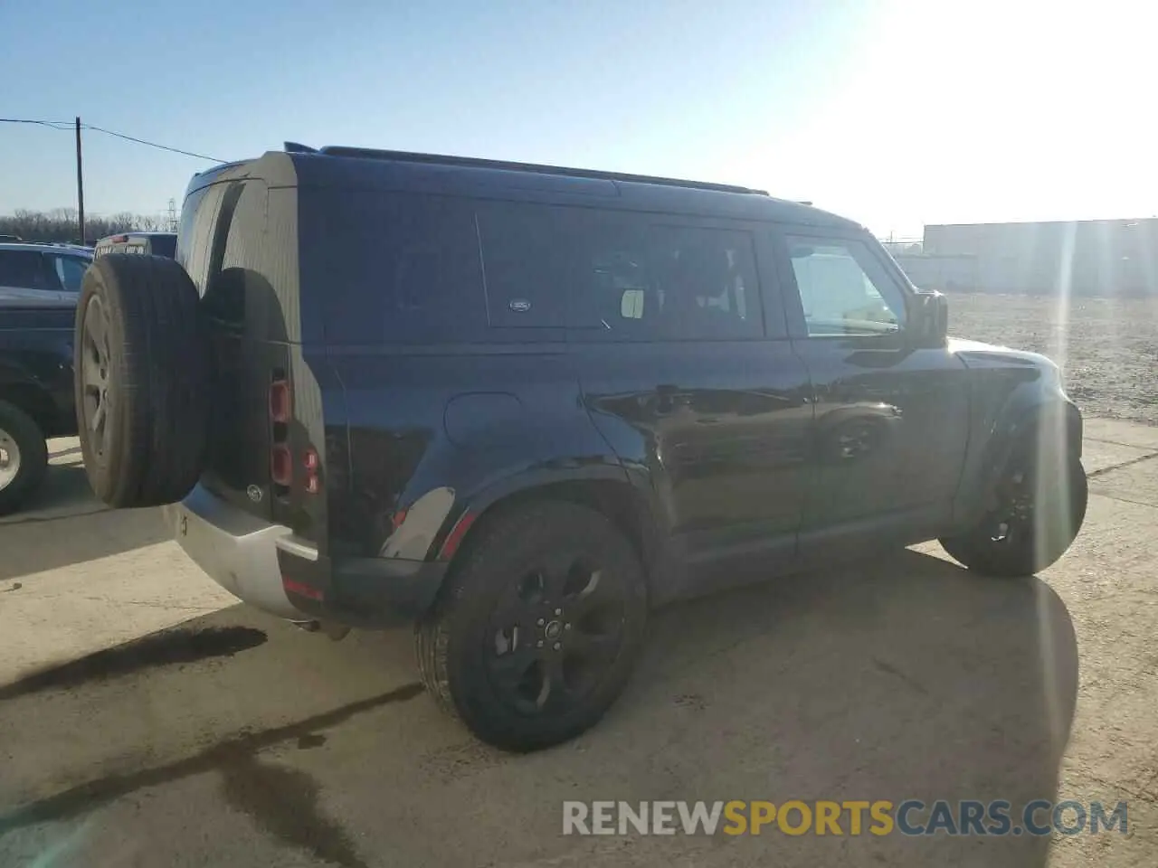 3 Фотография поврежденного автомобиля SALEPEEU7P2115633 LAND ROVER DEFENDER 2023
