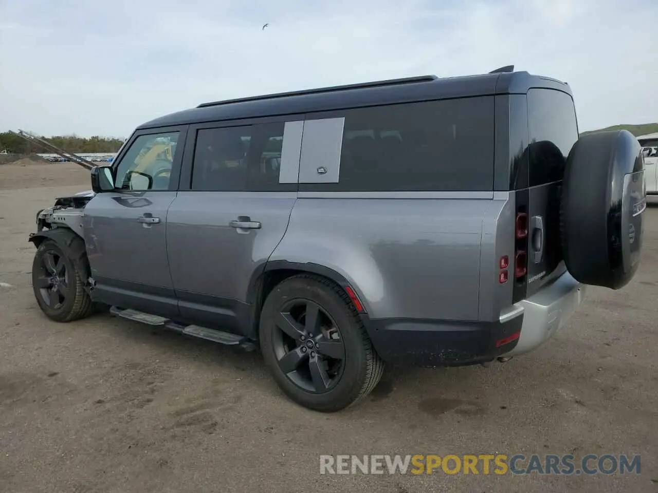 2 Photograph of a damaged car SALEPFEU9P2189125 LAND ROVER DEFENDER 2023