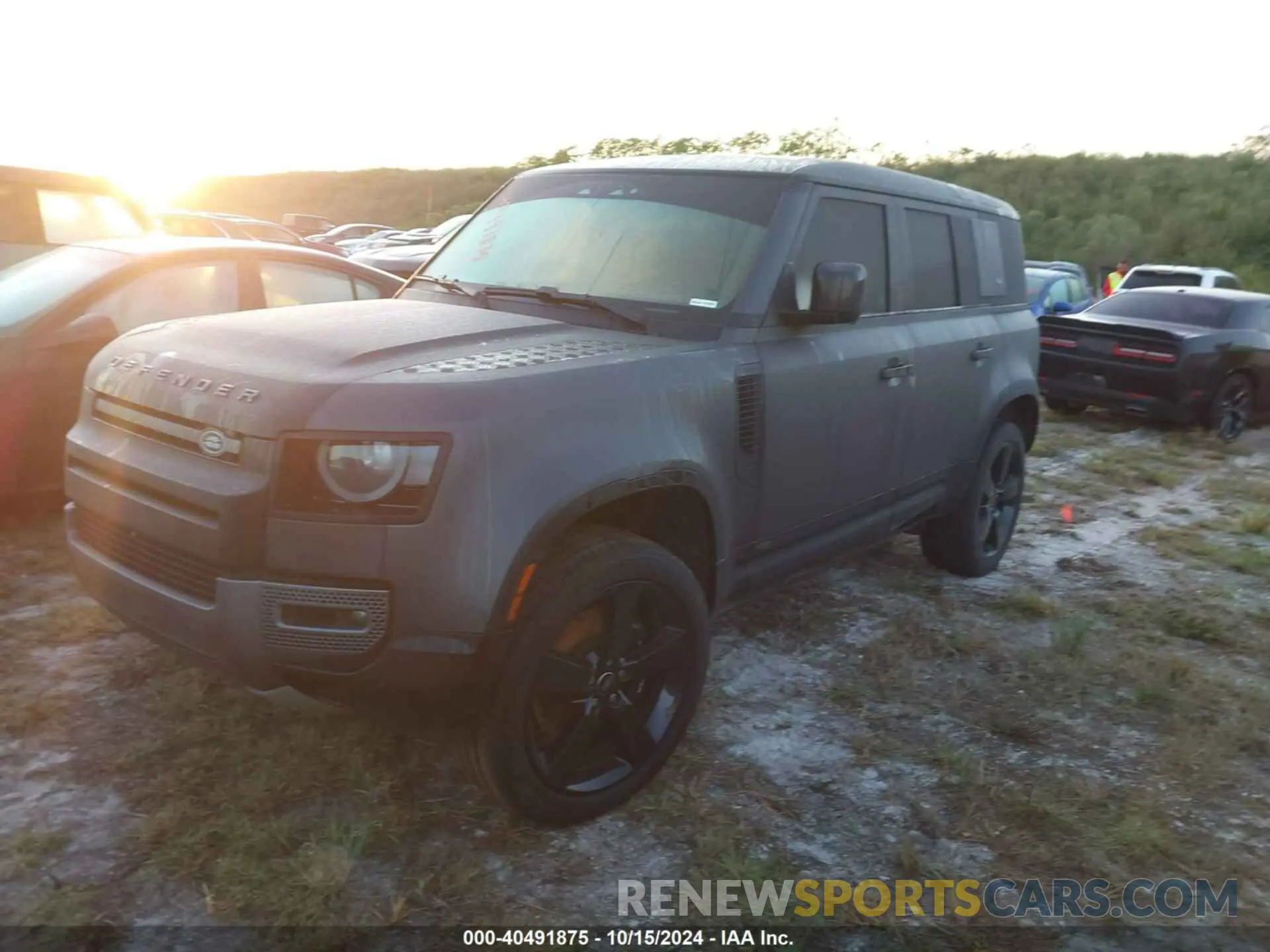 2 Фотография поврежденного автомобиля SALEWEEE2P2110304 LAND ROVER DEFENDER 2023
