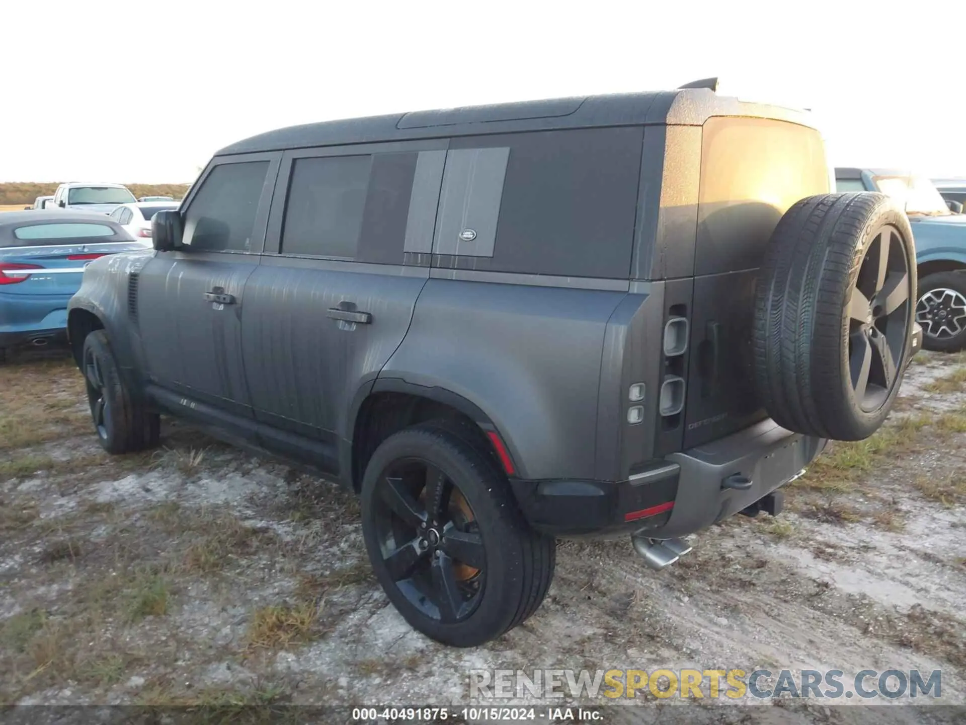 3 Фотография поврежденного автомобиля SALEWEEE2P2110304 LAND ROVER DEFENDER 2023