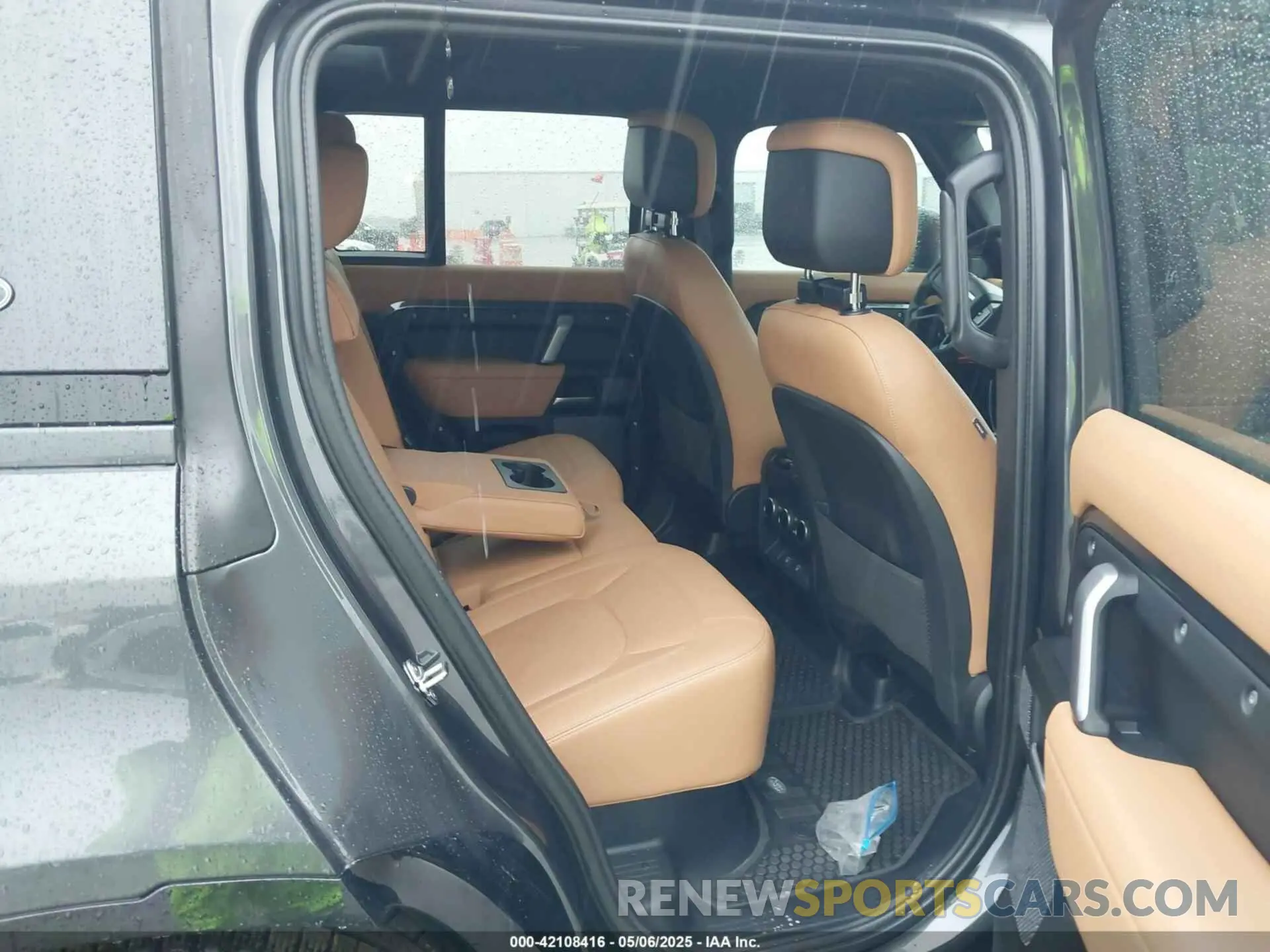8 Фотография поврежденного автомобиля SALEWEEE8P2124272 LAND ROVER DEFENDER 2023