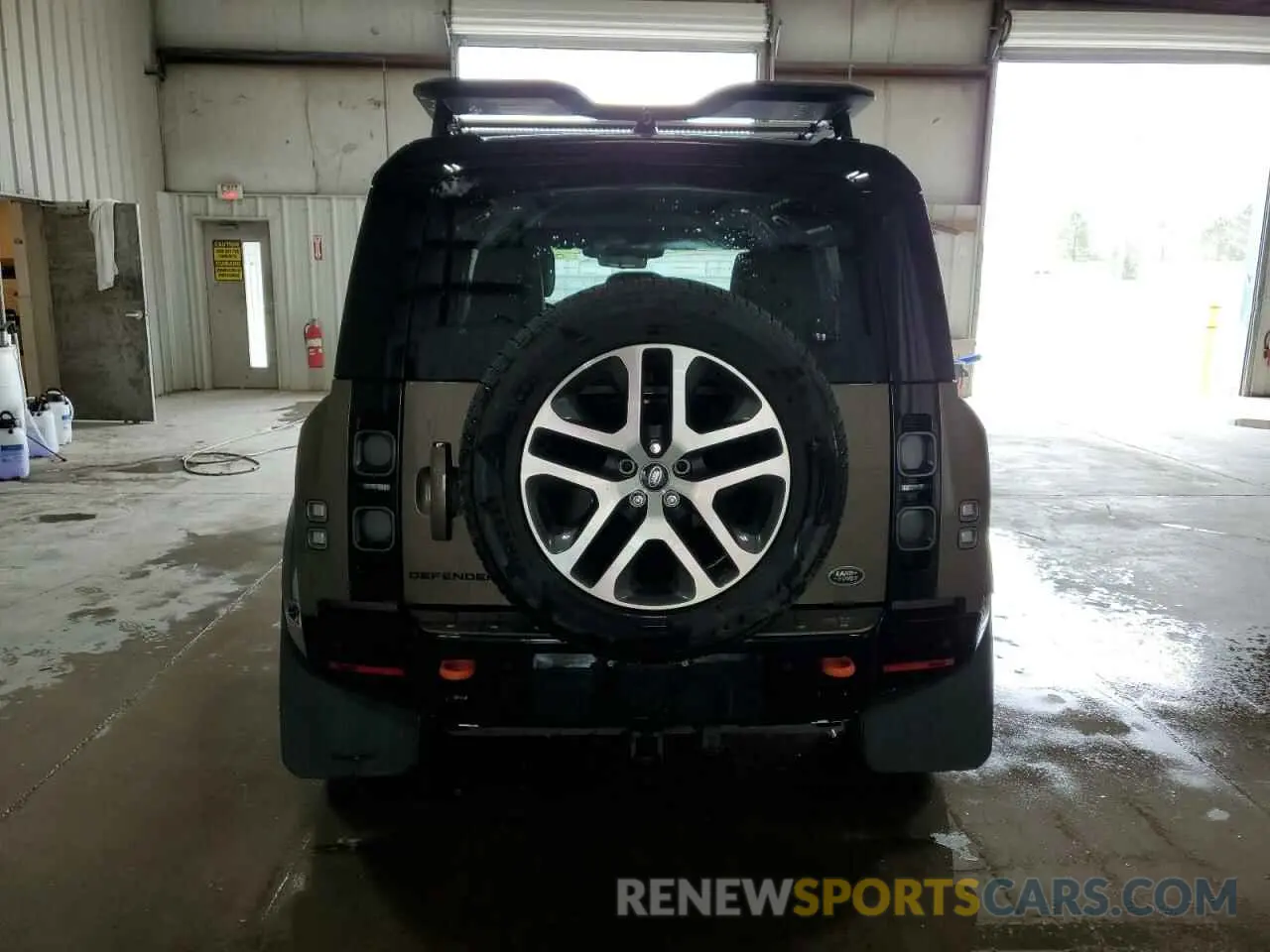 6 Фотография поврежденного автомобиля SALEX7EU8P2140939 LAND ROVER DEFENDER 2023