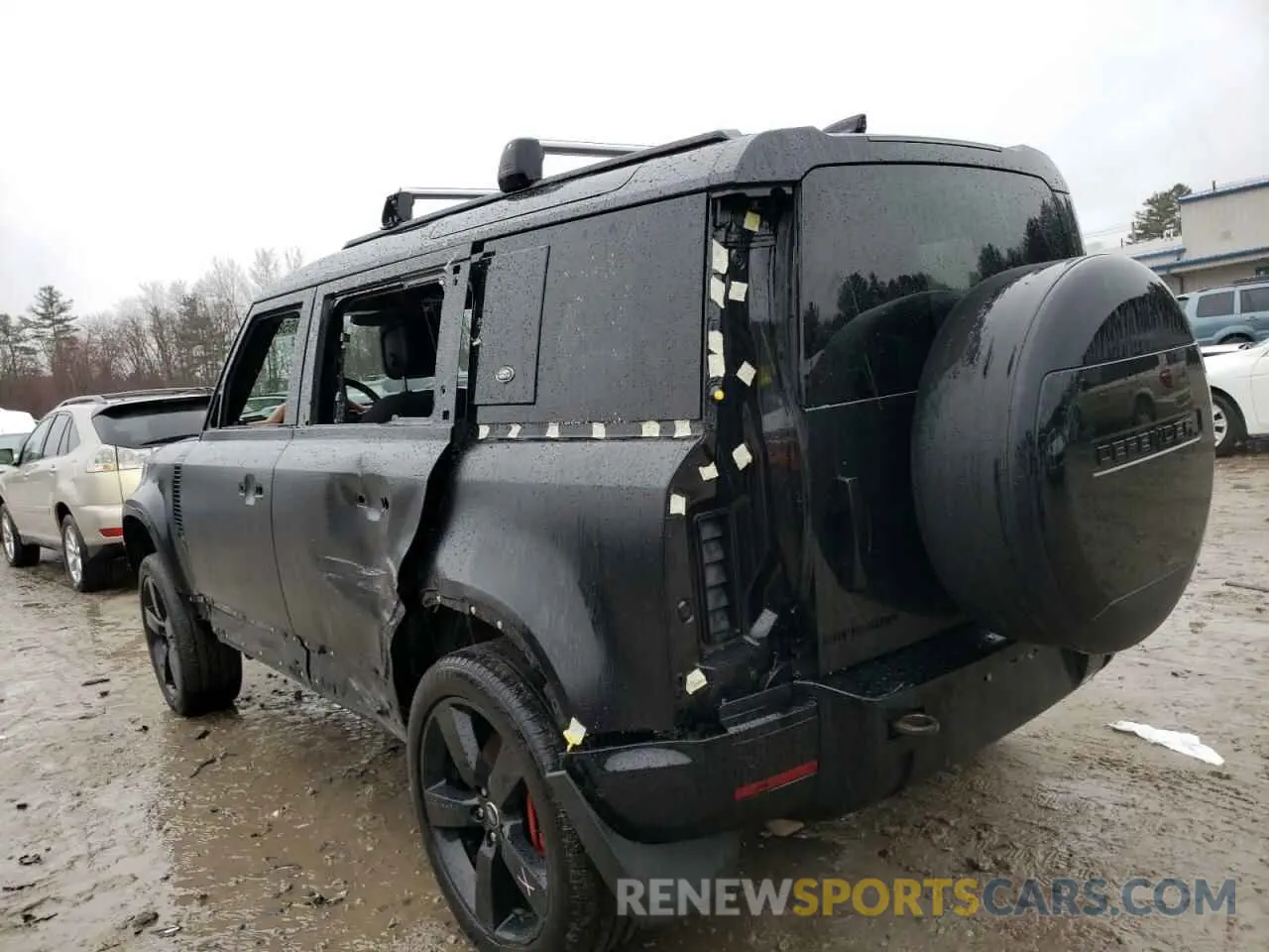 2 Фотография поврежденного автомобиля SALEXEEU8P2111784 LAND ROVER DEFENDER 2023