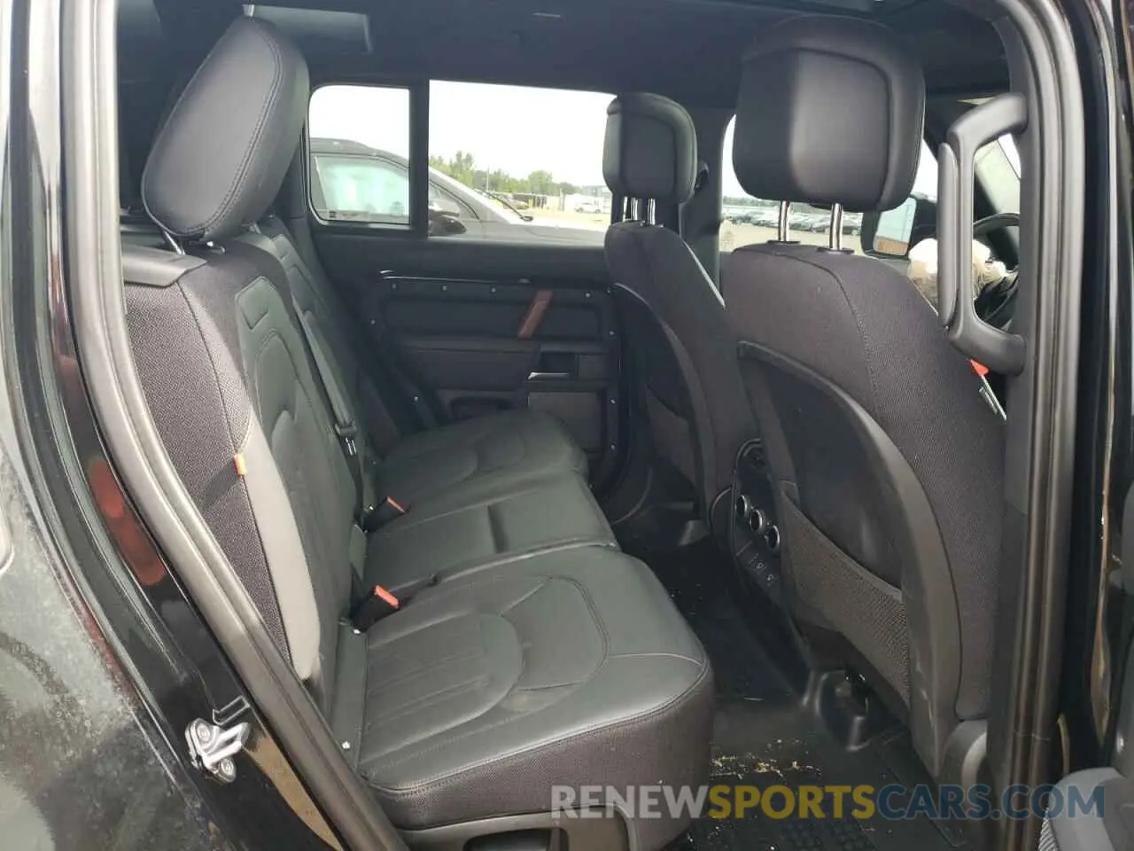 10 Photograph of a damaged car SALEXEEU8P2165523 LAND ROVER DEFENDER 2023