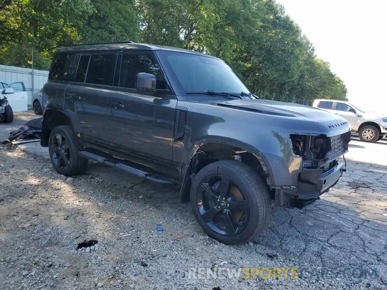 4 Photograph of a damaged car SALE27EU8R2307043 LAND ROVER DEFENDER 2024