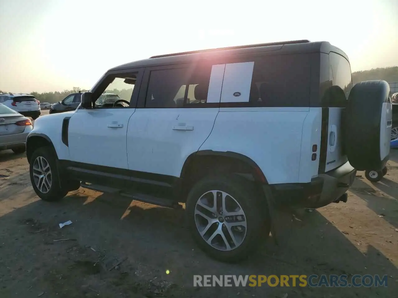 2 Photograph of a damaged car SALE2EEU0R2281574 LAND ROVER DEFENDER 2024