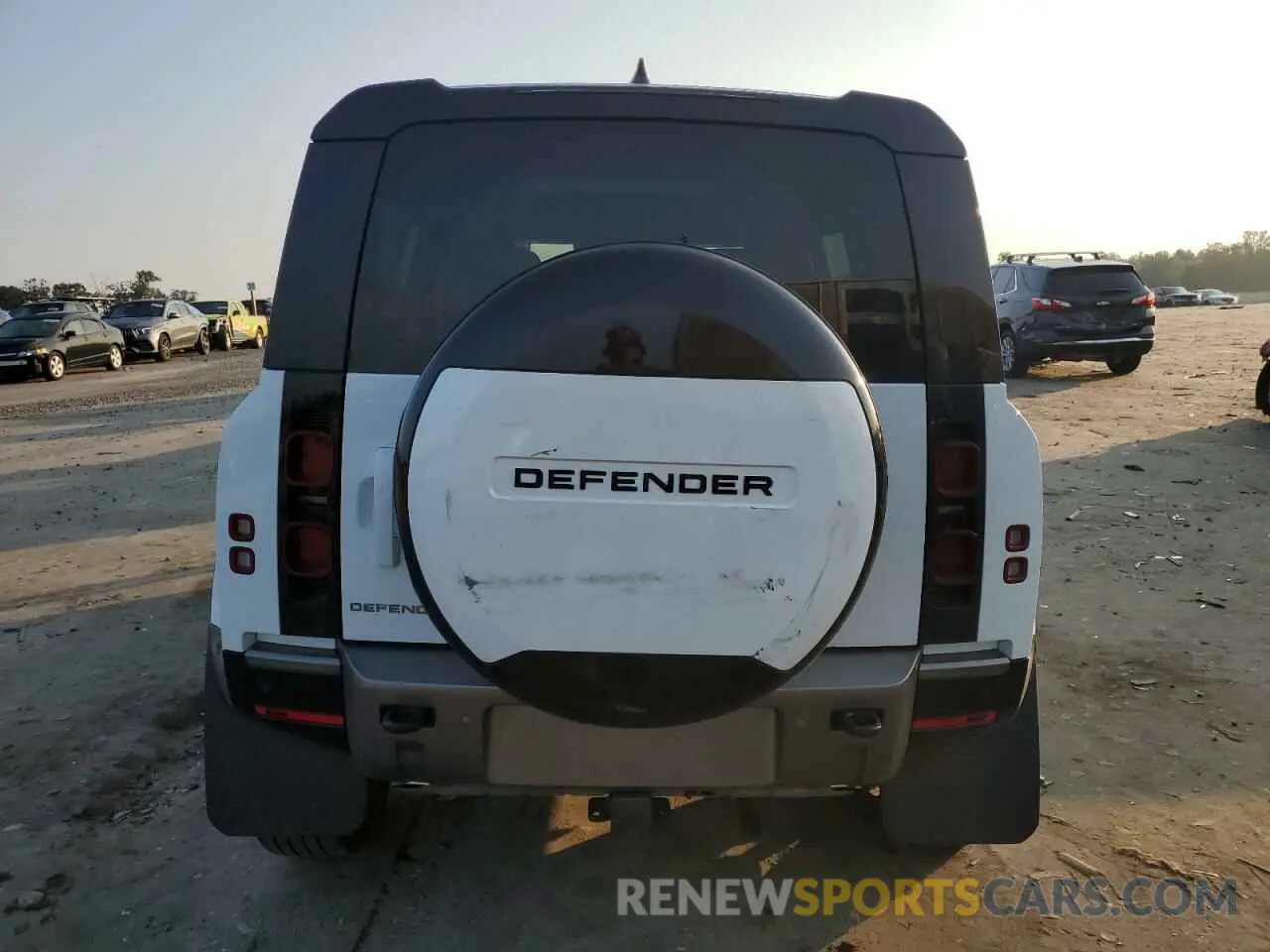 6 Photograph of a damaged car SALE2EEU0R2281574 LAND ROVER DEFENDER 2024