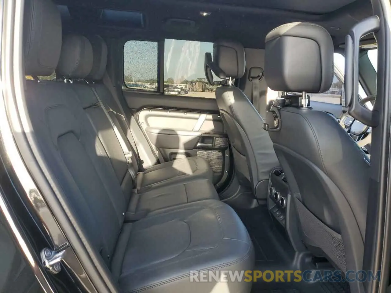 11 Photograph of a damaged car SALEBEEE2R2291306 LAND ROVER DEFENDER 2024