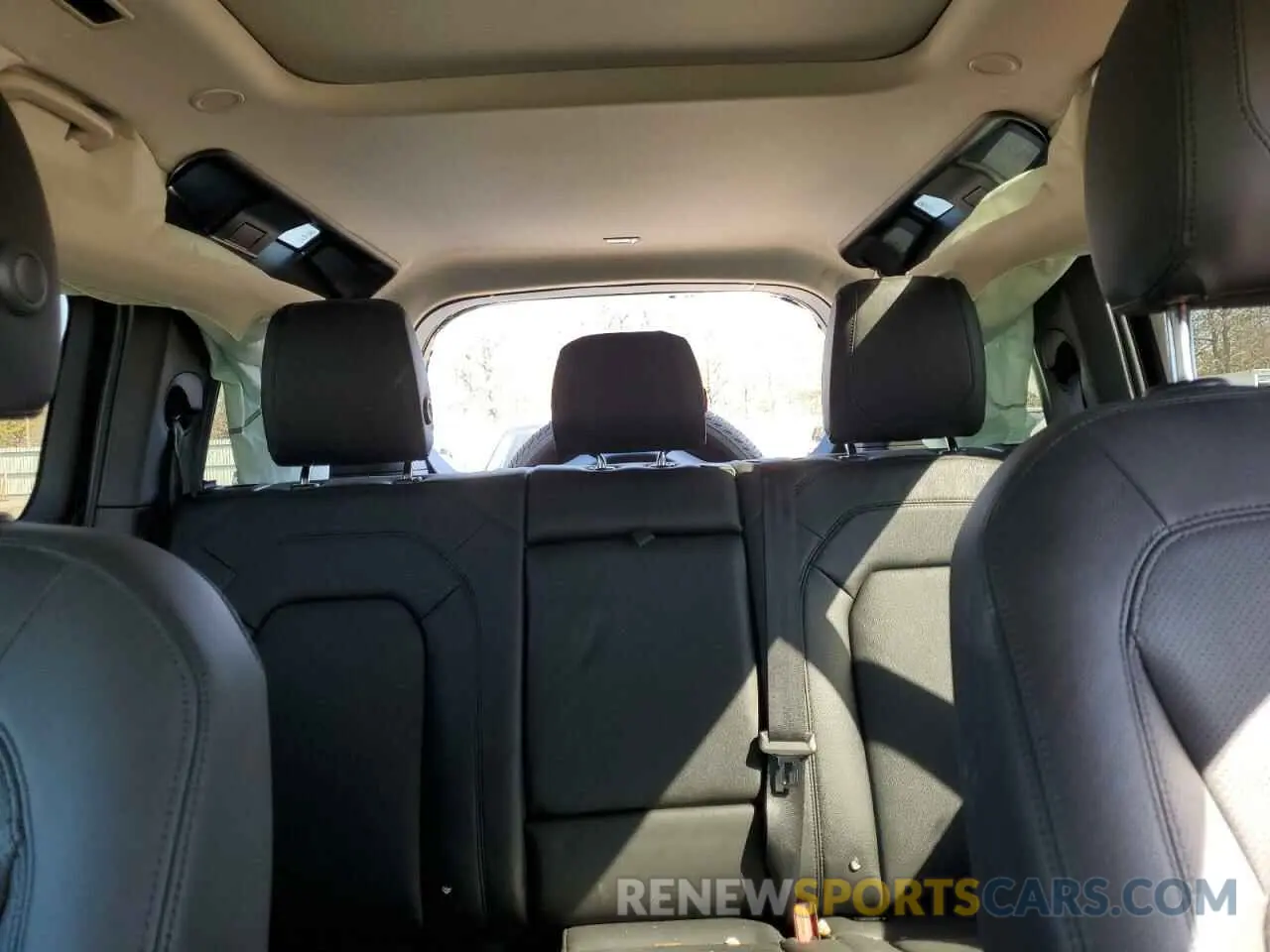 10 Photograph of a damaged car SALEJ7EX2R2307195 LAND ROVER DEFENDER 2024
