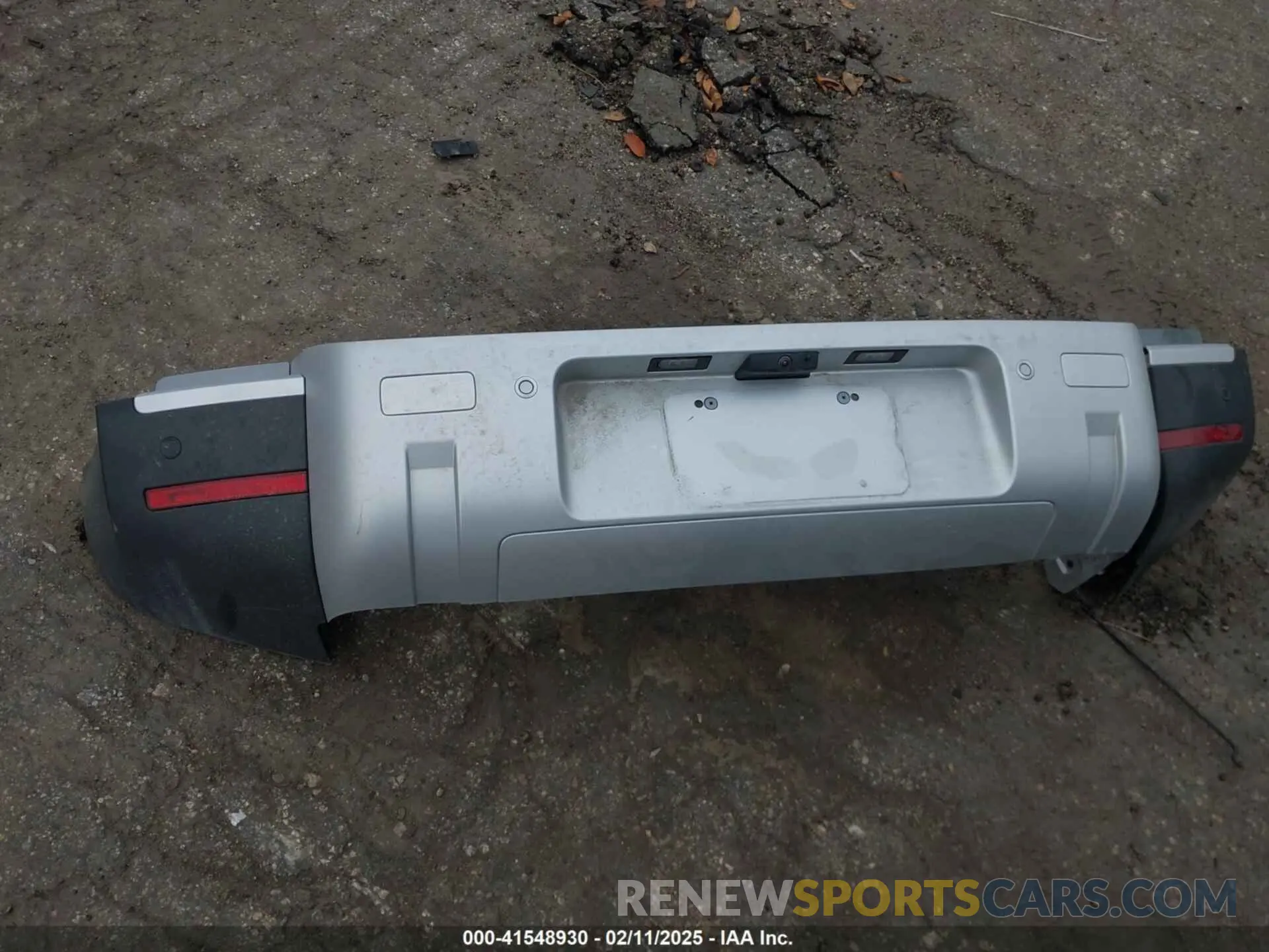 12 Photograph of a damaged car SALEJEEU9R2312923 LAND ROVER DEFENDER 2024