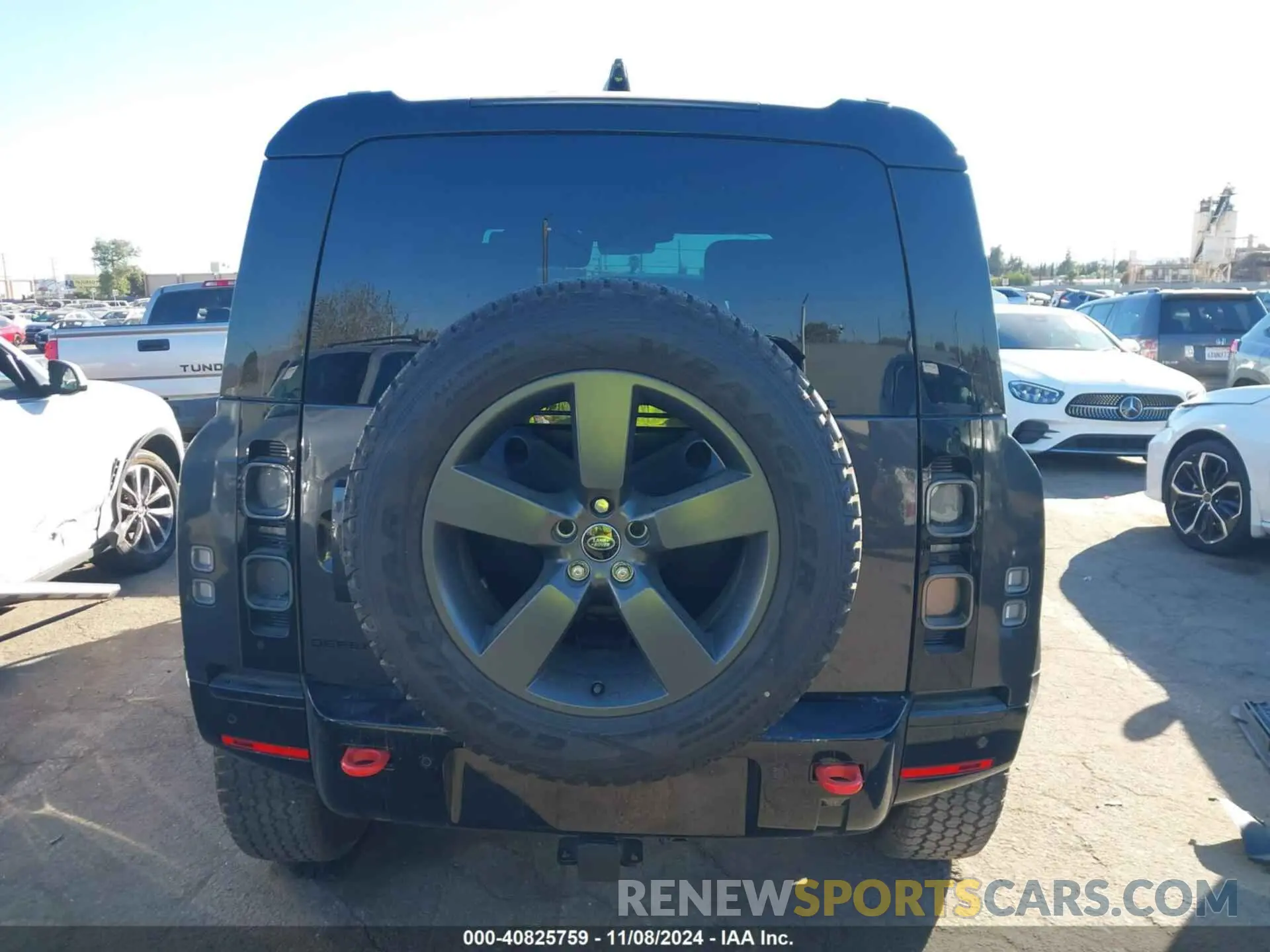 17 Photograph of a damaged car SALEX7EU6R2345503 LAND ROVER DEFENDER 2024