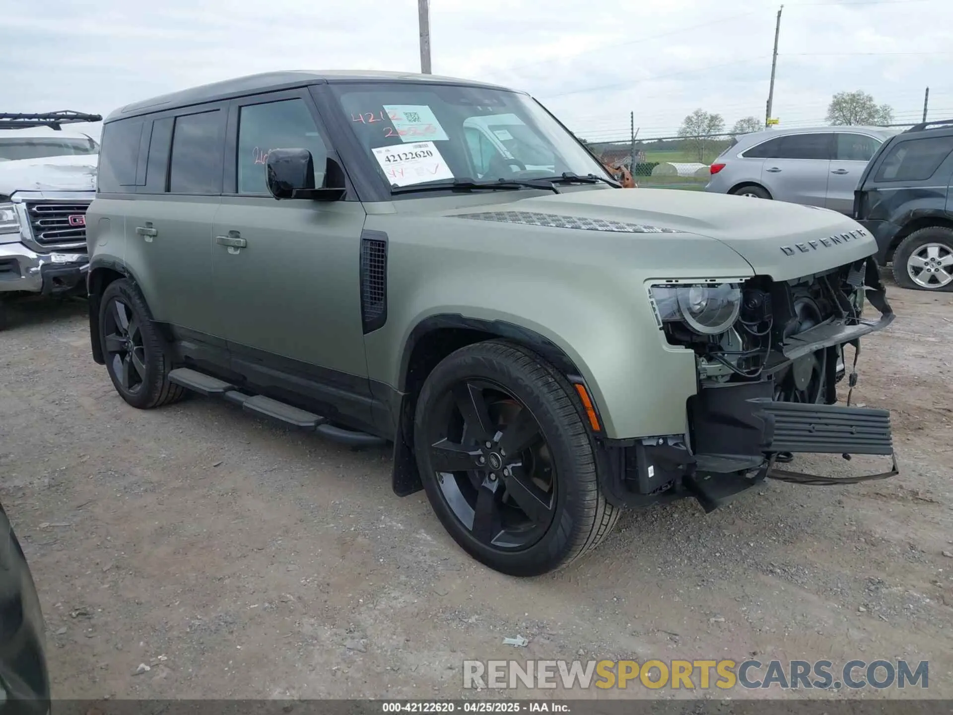 1 Photograph of a damaged car SALE2EFE8S2357717 LAND ROVER DEFENDER 2025
