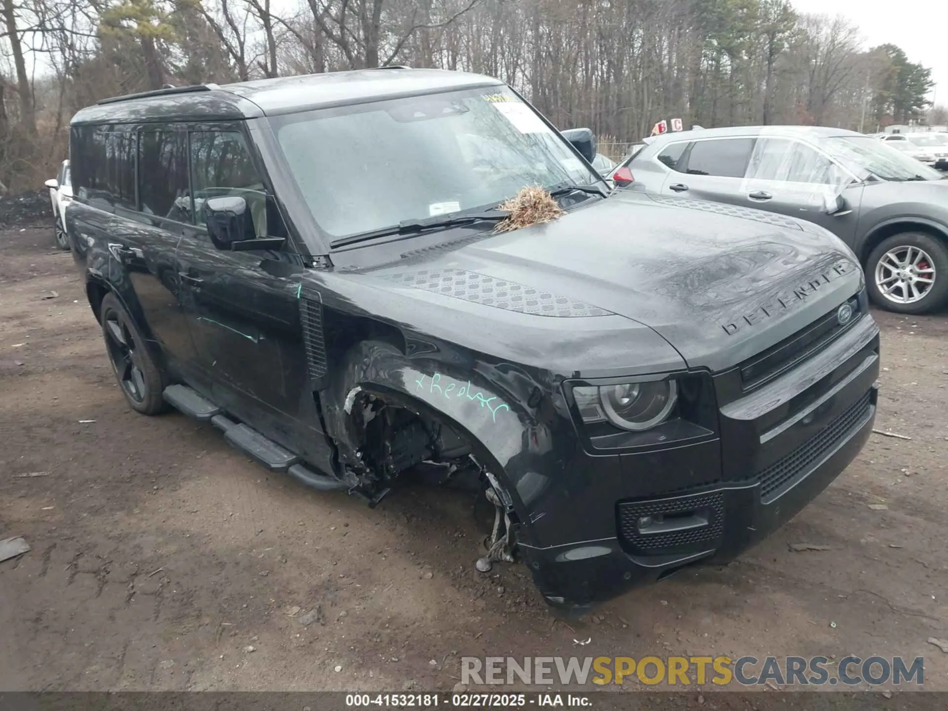 1 Фотография поврежденного автомобиля SALE2FEU3S2385830 LAND ROVER DEFENDER 2025