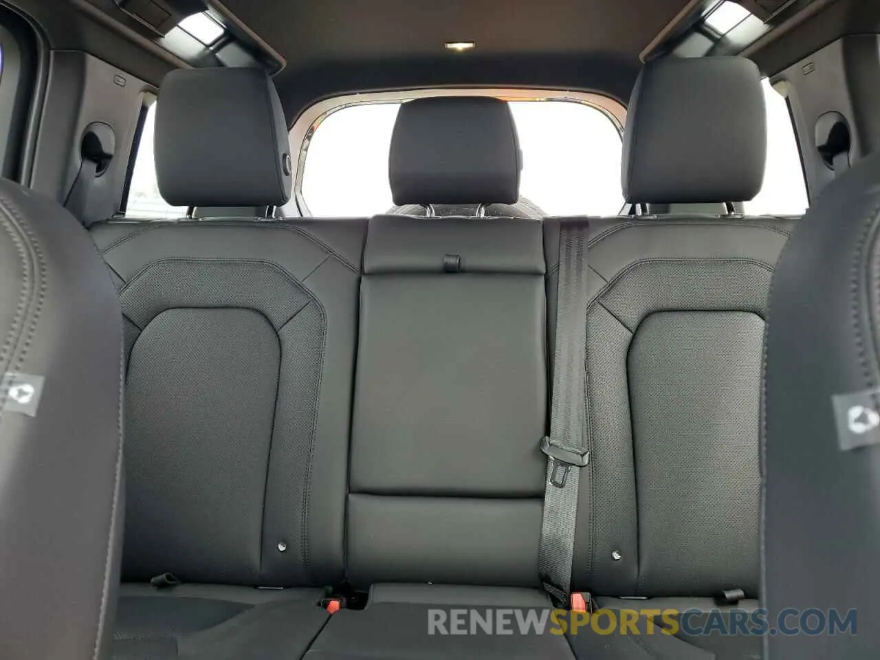 10 Фотография поврежденного автомобиля SALEJ7EX0S2357759 LAND ROVER DEFENDER 2025