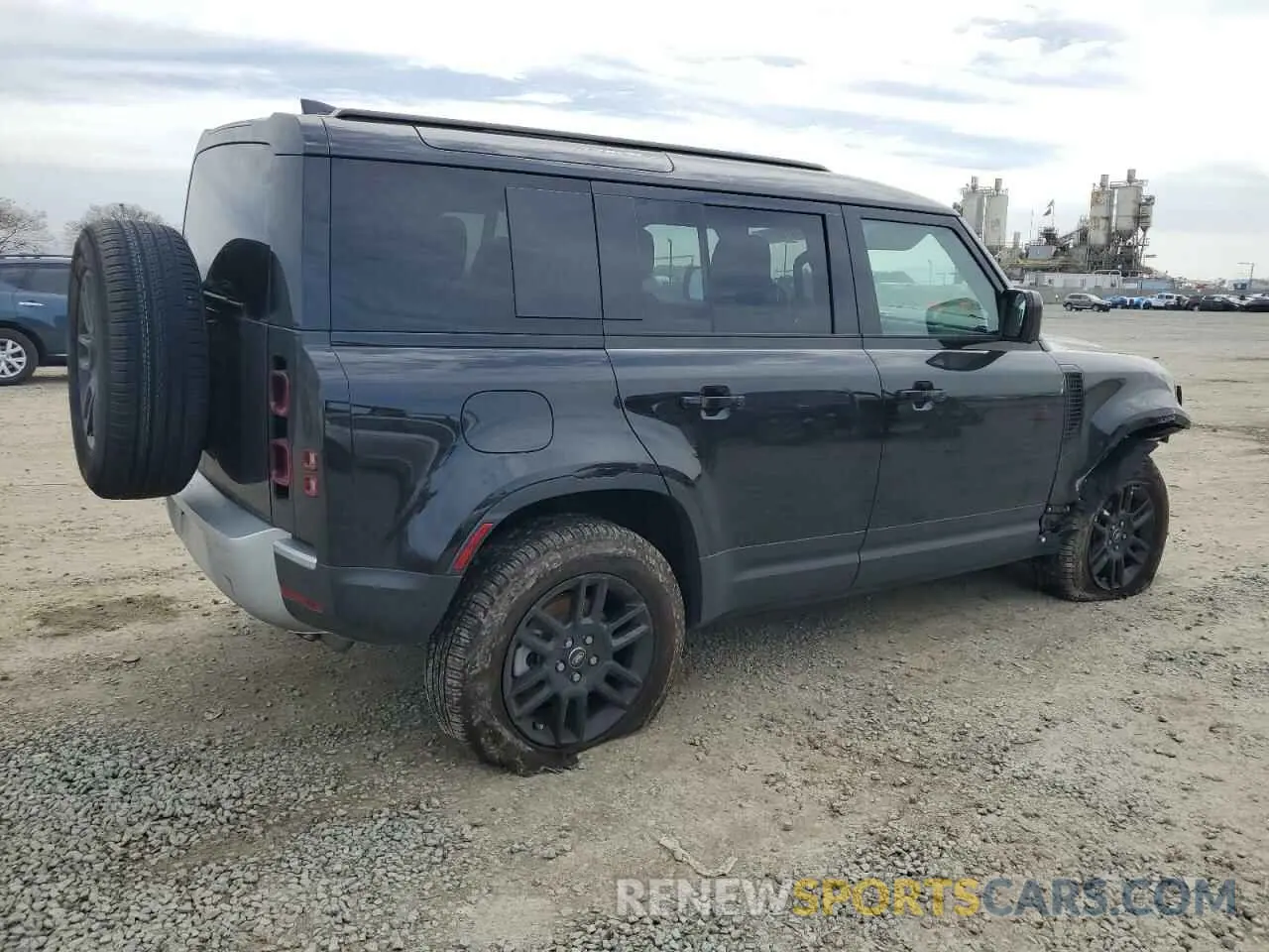 3 Фотография поврежденного автомобиля SALEJ7EX0S2357759 LAND ROVER DEFENDER 2025