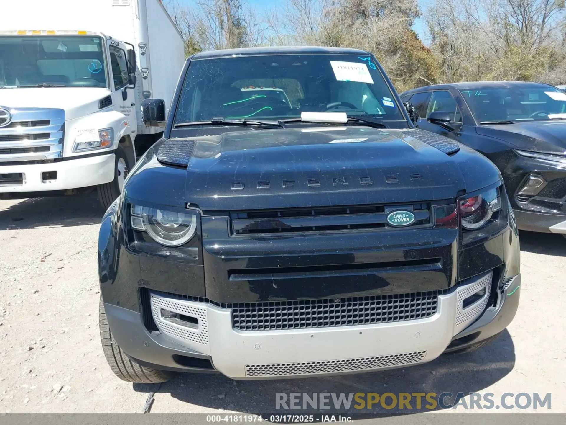 11 Photograph of a damaged car SALEJ7EX0S2386159 LAND ROVER DEFENDER 2025