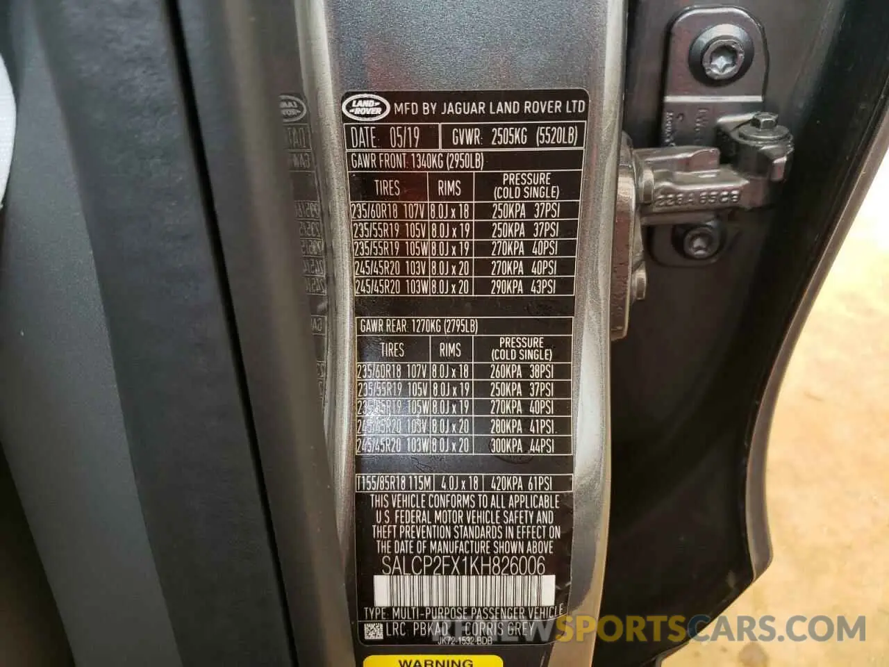 10 Photograph of a damaged car SALCP2FX1KH826006 LAND ROVER DISCOVERY 2019