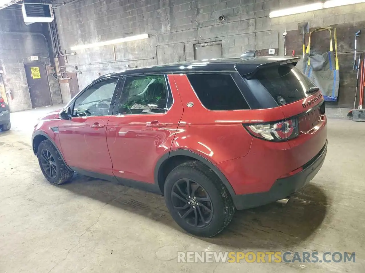 2 Photograph of a damaged car SALCP2FX5KH829488 LAND ROVER DISCOVERY 2019