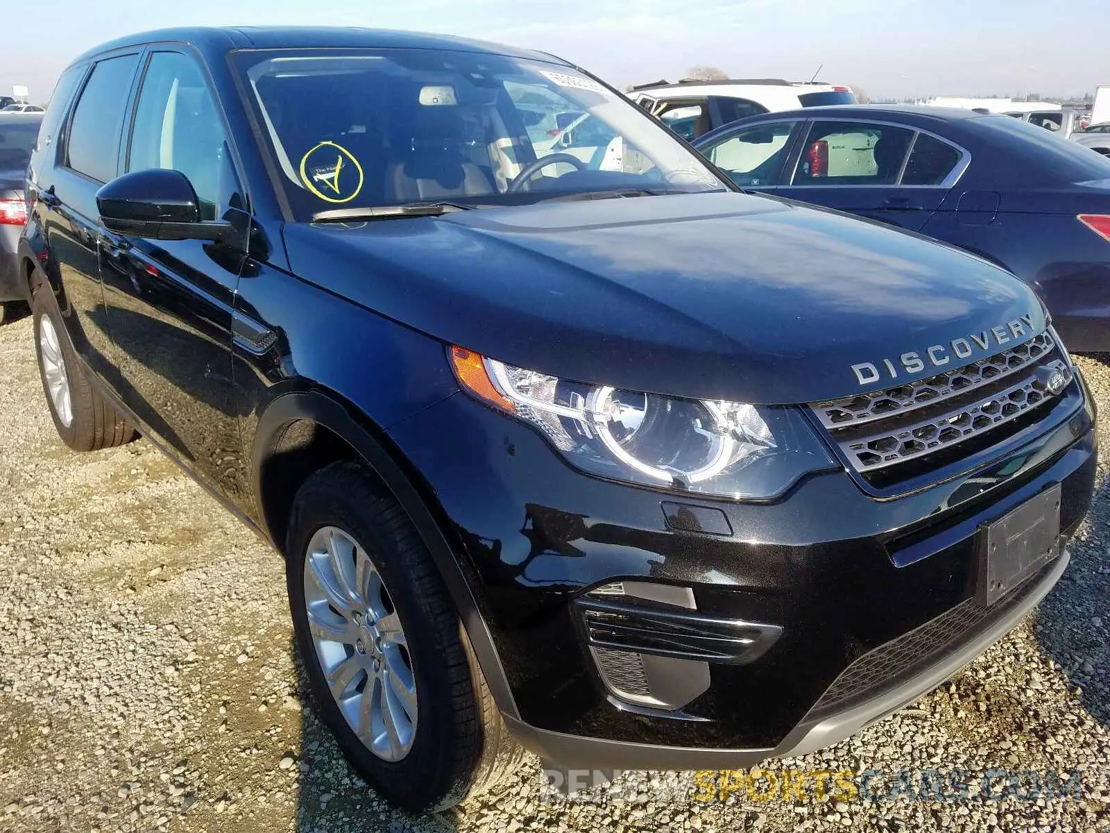 1 Photograph of a damaged car SALCP2FX6KH828947 LAND ROVER DISCOVERY 2019