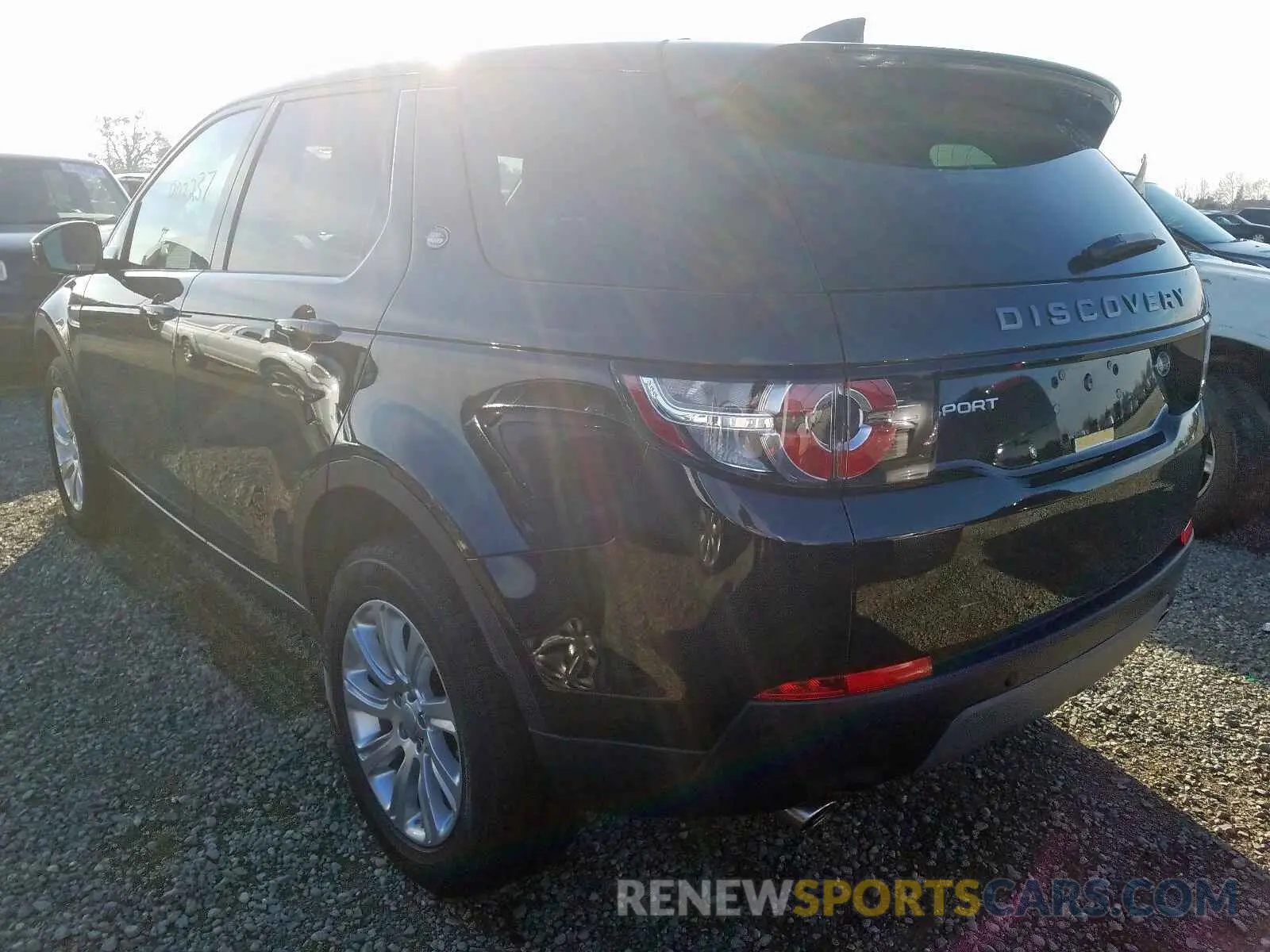 3 Photograph of a damaged car SALCP2FX6KH828947 LAND ROVER DISCOVERY 2019