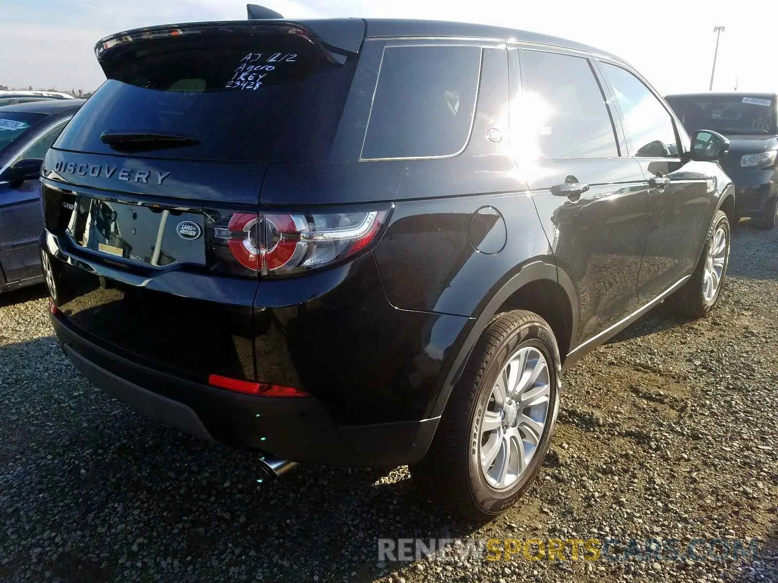 4 Photograph of a damaged car SALCP2FX6KH828947 LAND ROVER DISCOVERY 2019