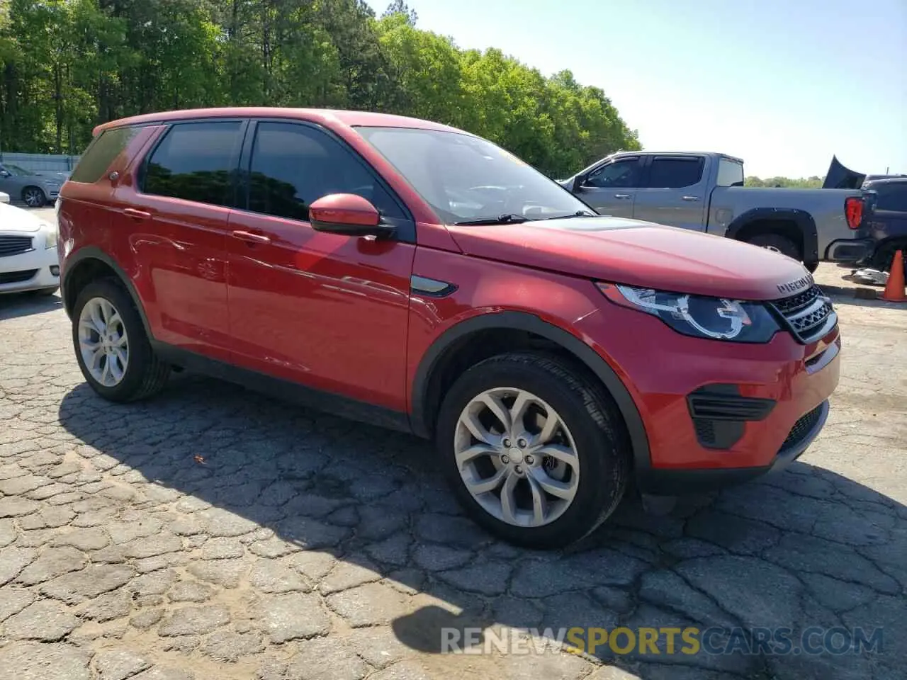 4 Photograph of a damaged car SALCP2FX9KH800897 LAND ROVER DISCOVERY 2019