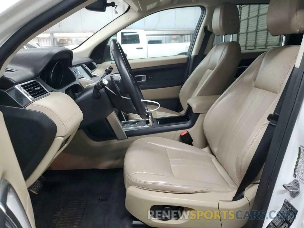 7 Фотография поврежденного автомобиля SALCR2FX5KH784305 LAND ROVER DISCOVERY 2019