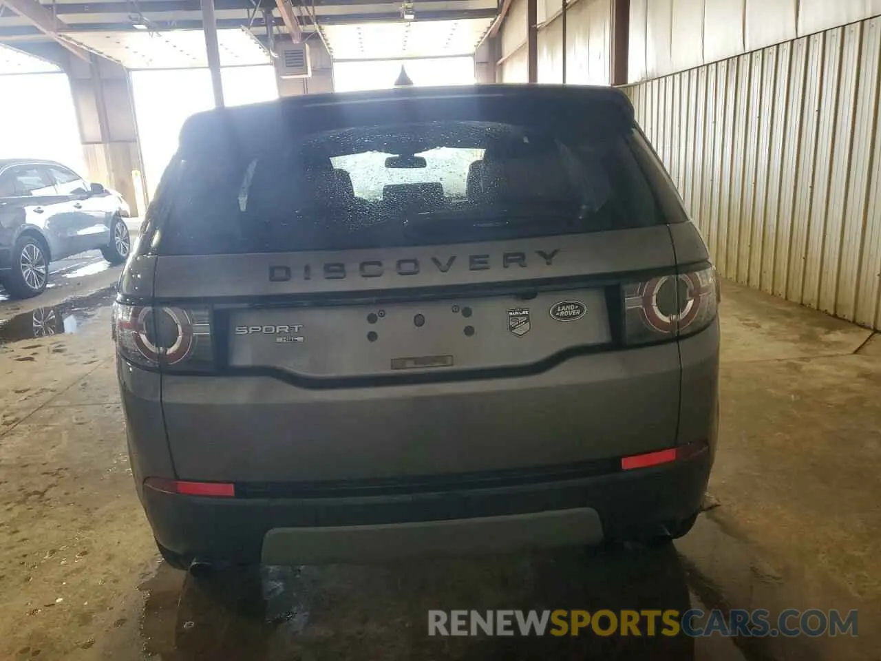 6 Photograph of a damaged car SALCR2FX8KH814381 LAND ROVER DISCOVERY 2019