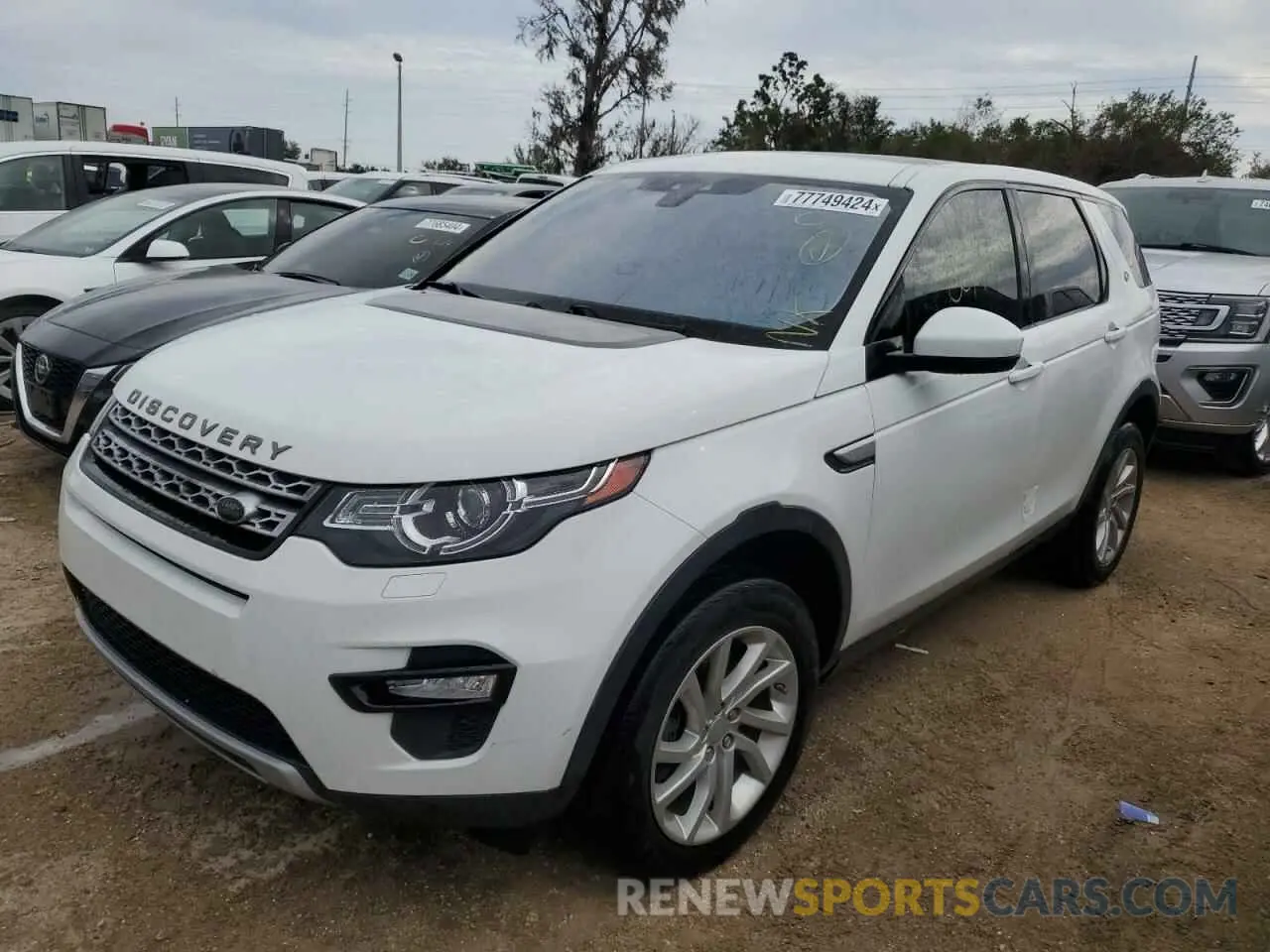 1 Photograph of a damaged car SALCR2FXXKH792576 LAND ROVER DISCOVERY 2019