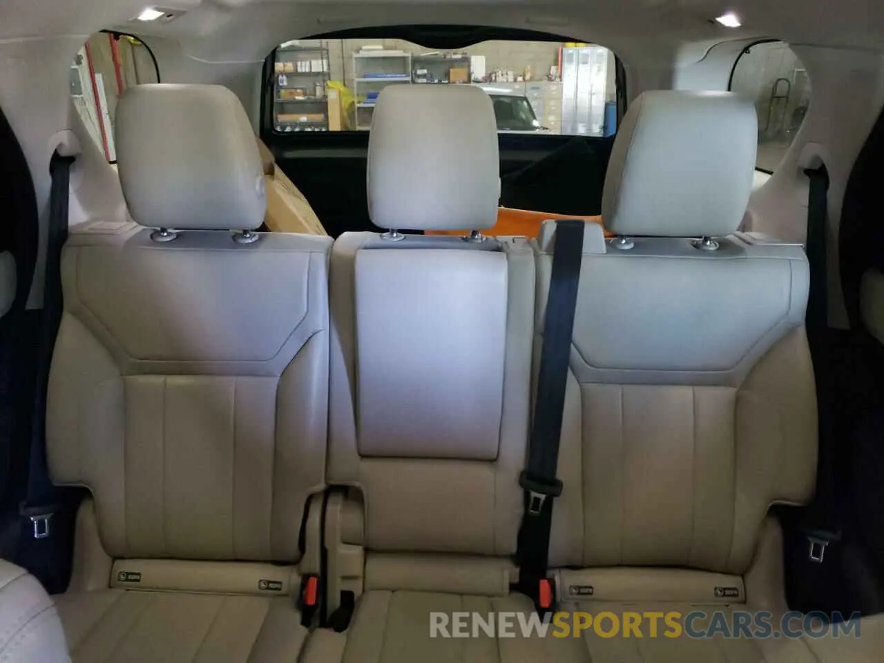 10 Photograph of a damaged car SALRG2RV4KA094368 LAND ROVER DISCOVERY 2019
