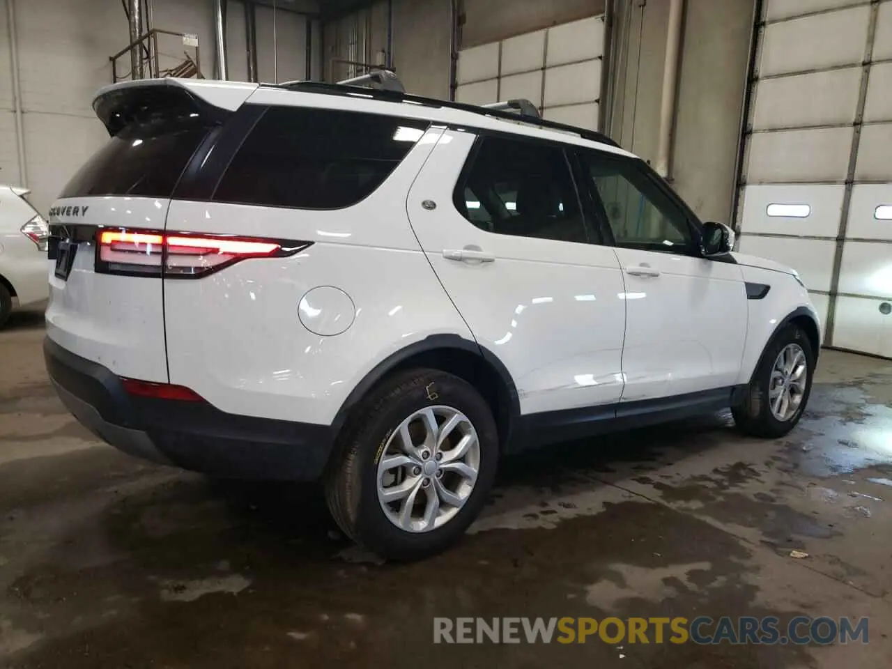 3 Photograph of a damaged car SALRG2RV4KA094368 LAND ROVER DISCOVERY 2019