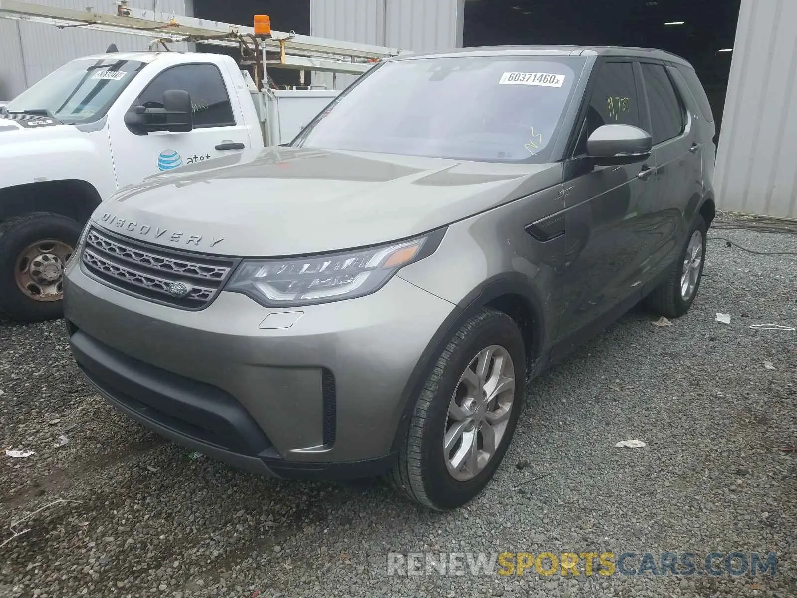 2 Photograph of a damaged car SALRG2RV5KA094363 LAND ROVER DISCOVERY 2019